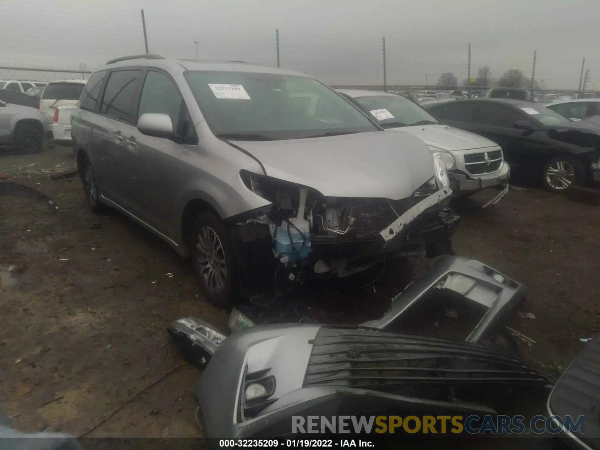 1 Photograph of a damaged car 5TDYZ3DC3LS041500 TOYOTA SIENNA 2020