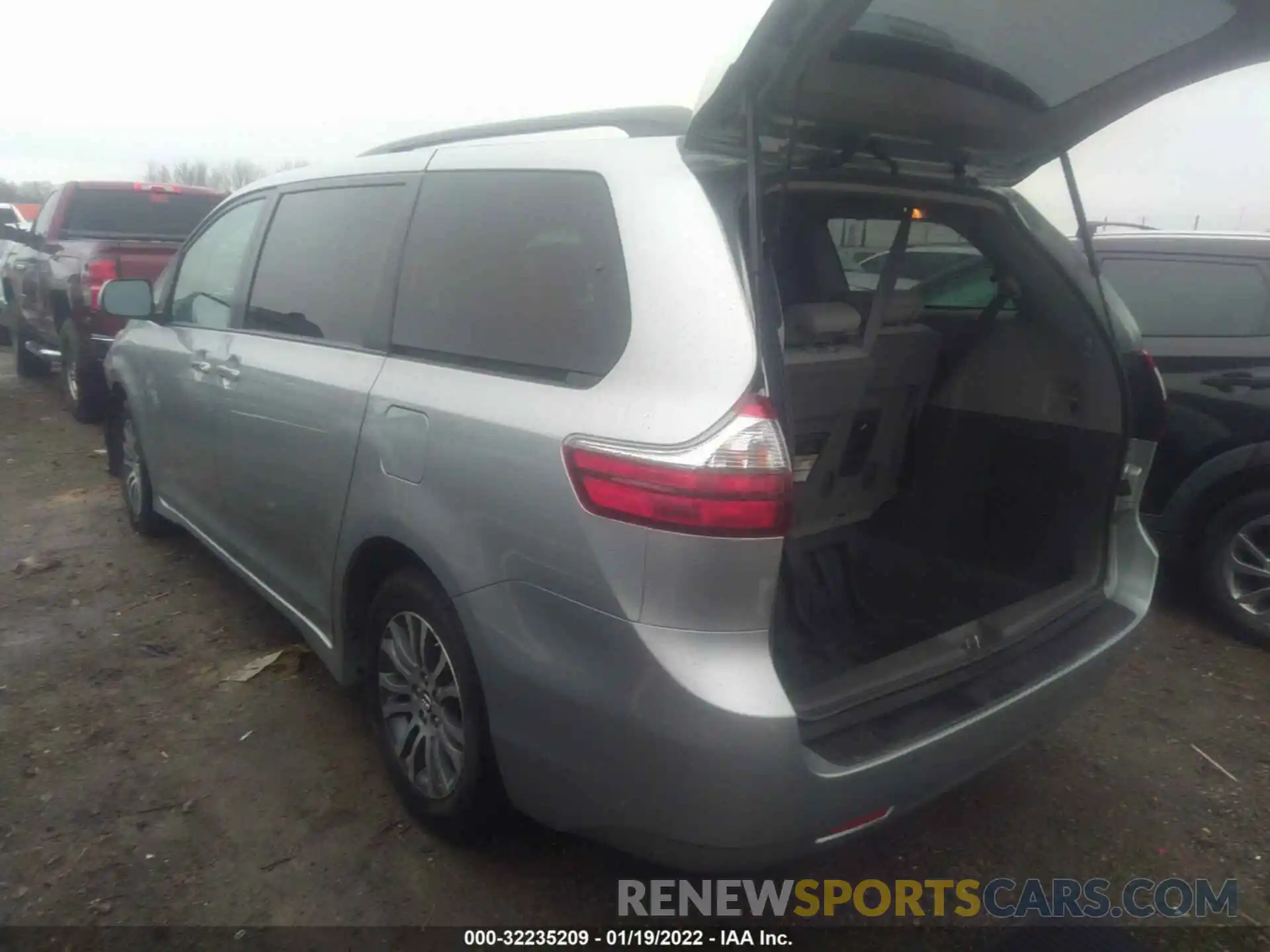 3 Фотография поврежденного автомобиля 5TDYZ3DC3LS041500 TOYOTA SIENNA 2020