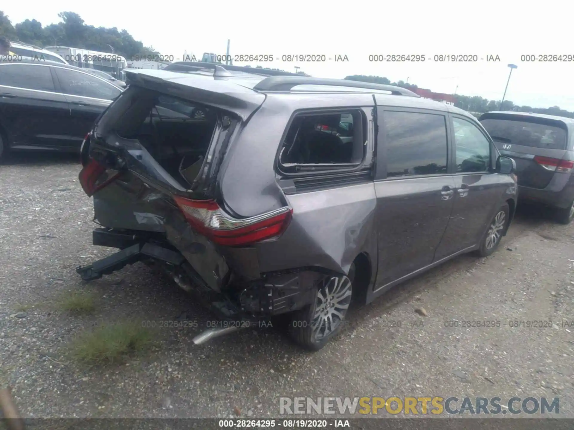 4 Photograph of a damaged car 5TDYZ3DC3LS042274 TOYOTA SIENNA 2020