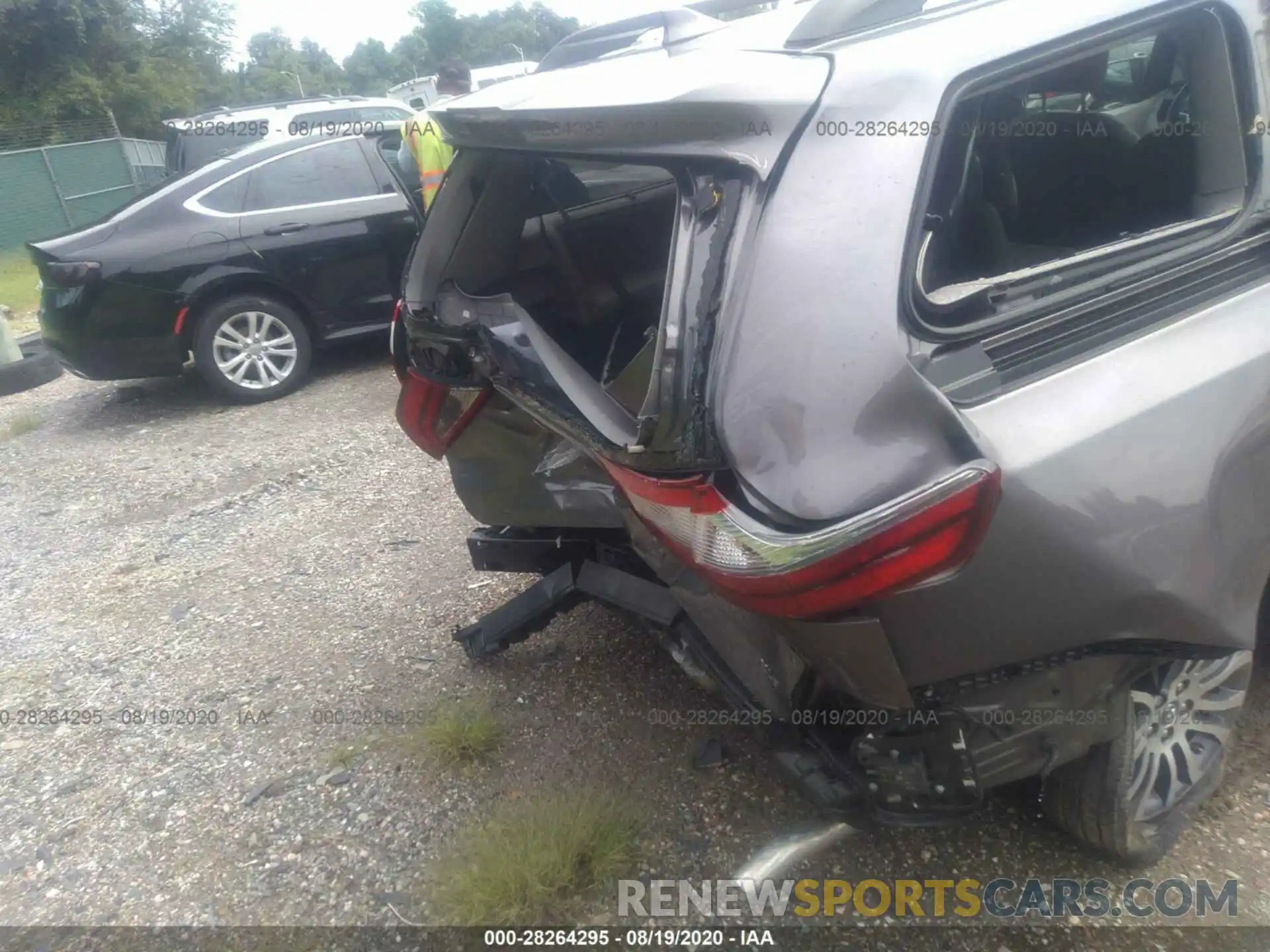 6 Photograph of a damaged car 5TDYZ3DC3LS042274 TOYOTA SIENNA 2020