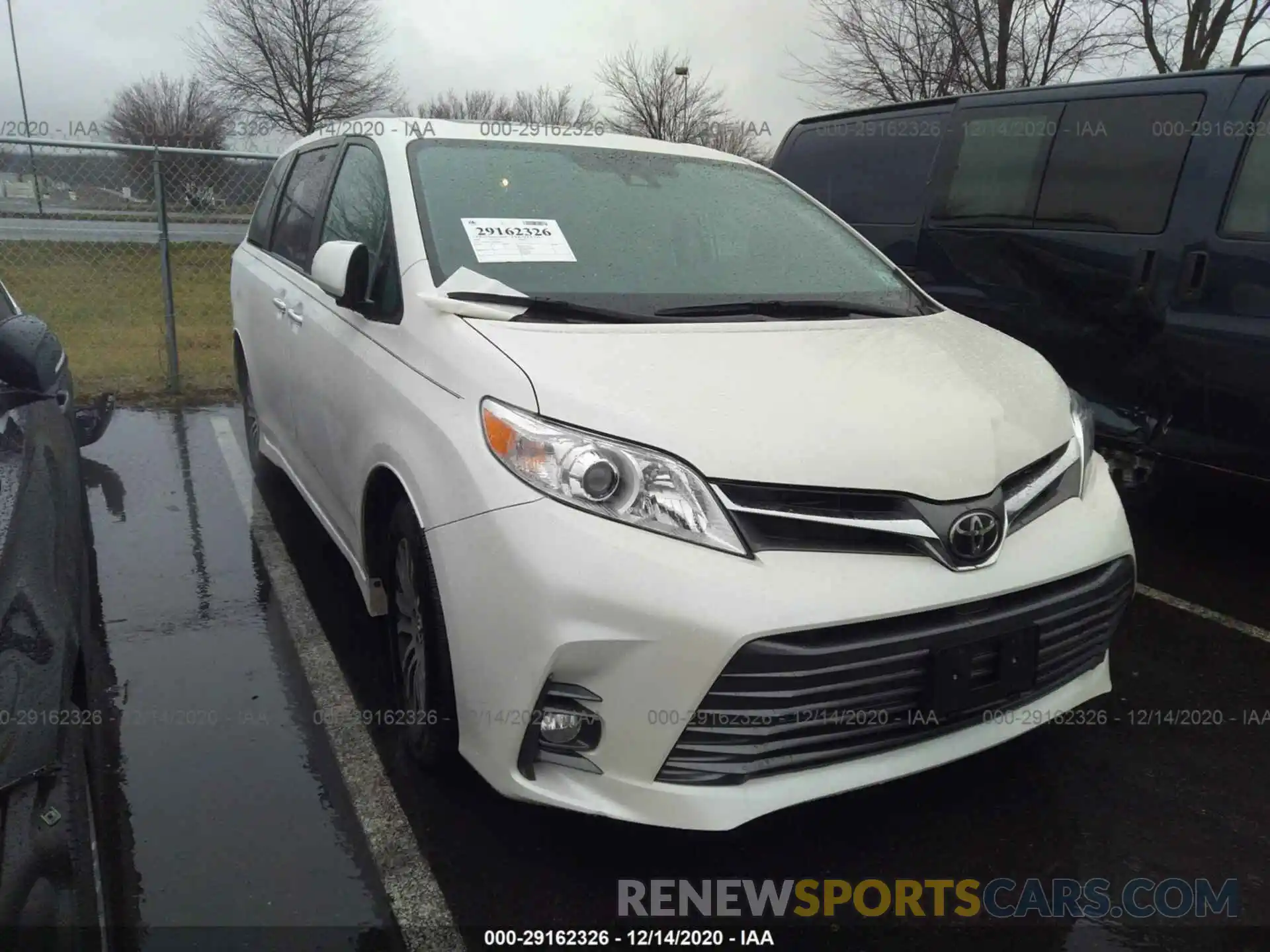 1 Photograph of a damaged car 5TDYZ3DC3LS049807 TOYOTA SIENNA 2020