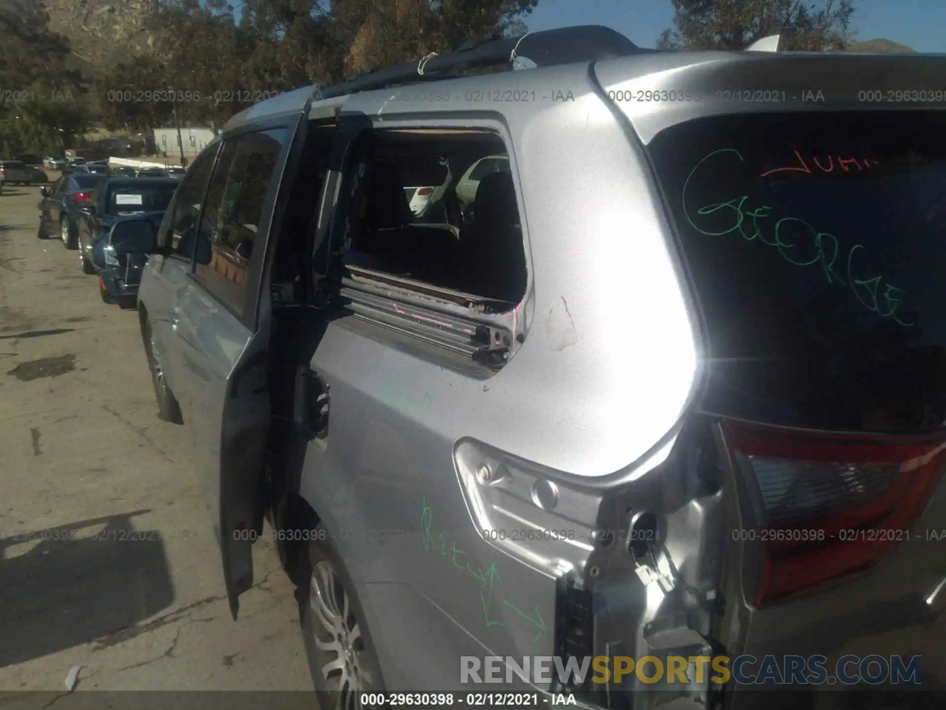 6 Photograph of a damaged car 5TDYZ3DC3LS052576 TOYOTA SIENNA 2020