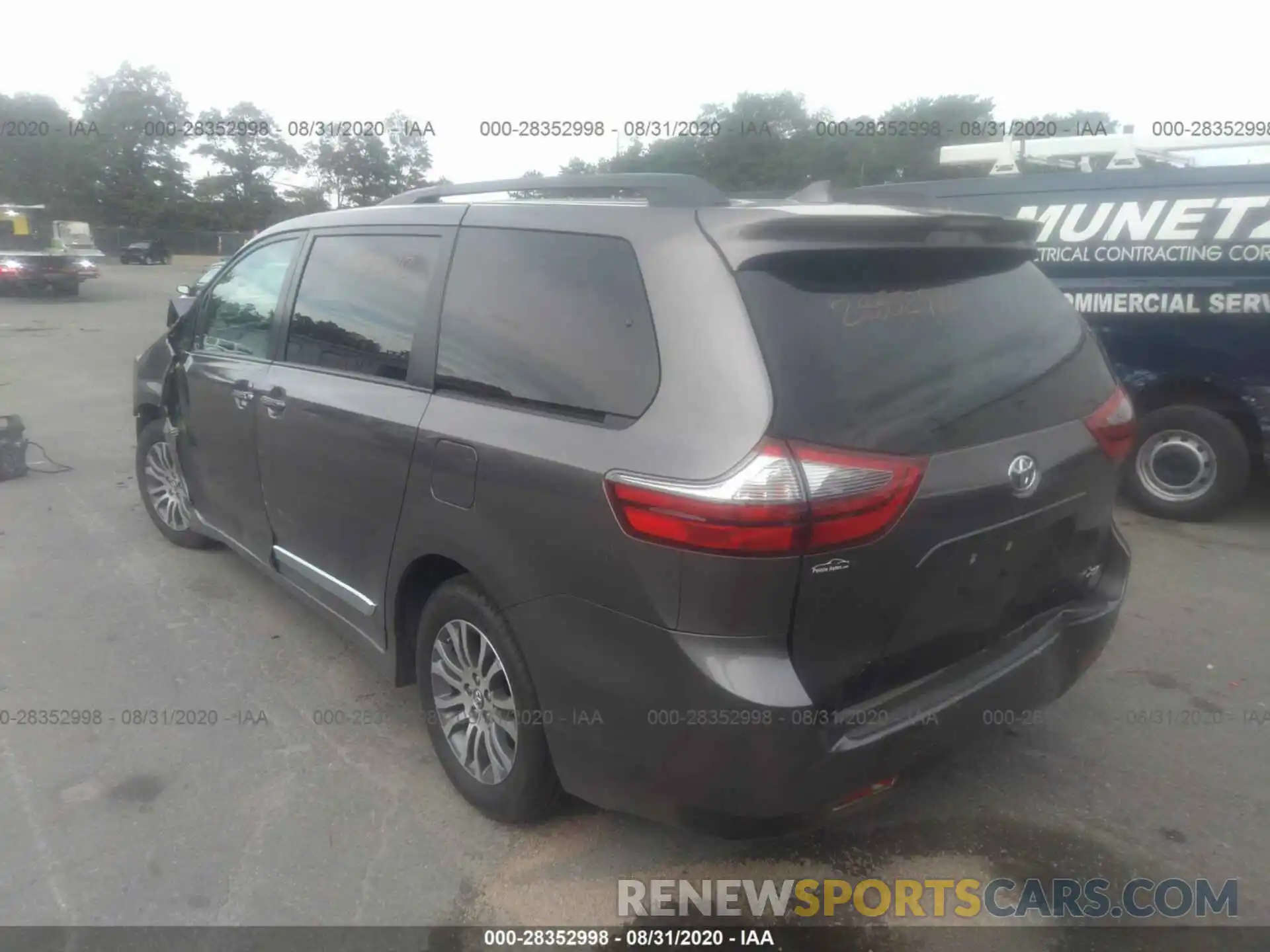 3 Photograph of a damaged car 5TDYZ3DC3LS052979 TOYOTA SIENNA 2020