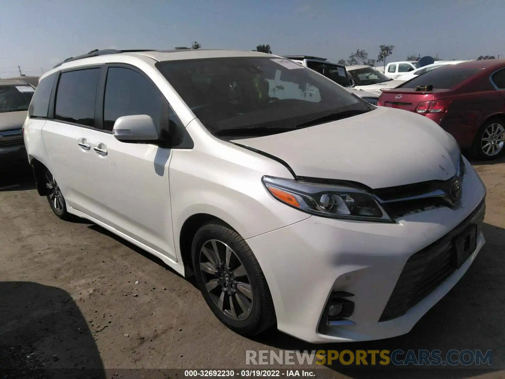 1 Photograph of a damaged car 5TDYZ3DC3LS053405 TOYOTA SIENNA 2020