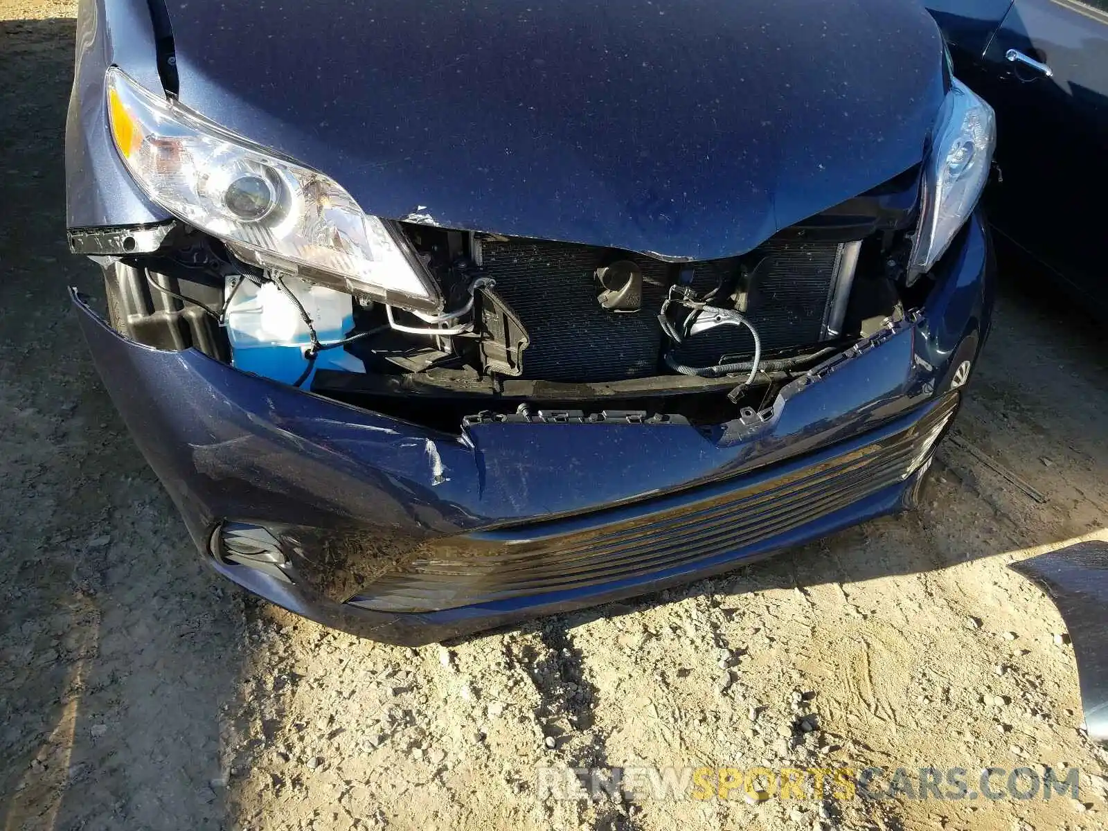 9 Фотография поврежденного автомобиля 5TDYZ3DC3LS054246 TOYOTA SIENNA 2020