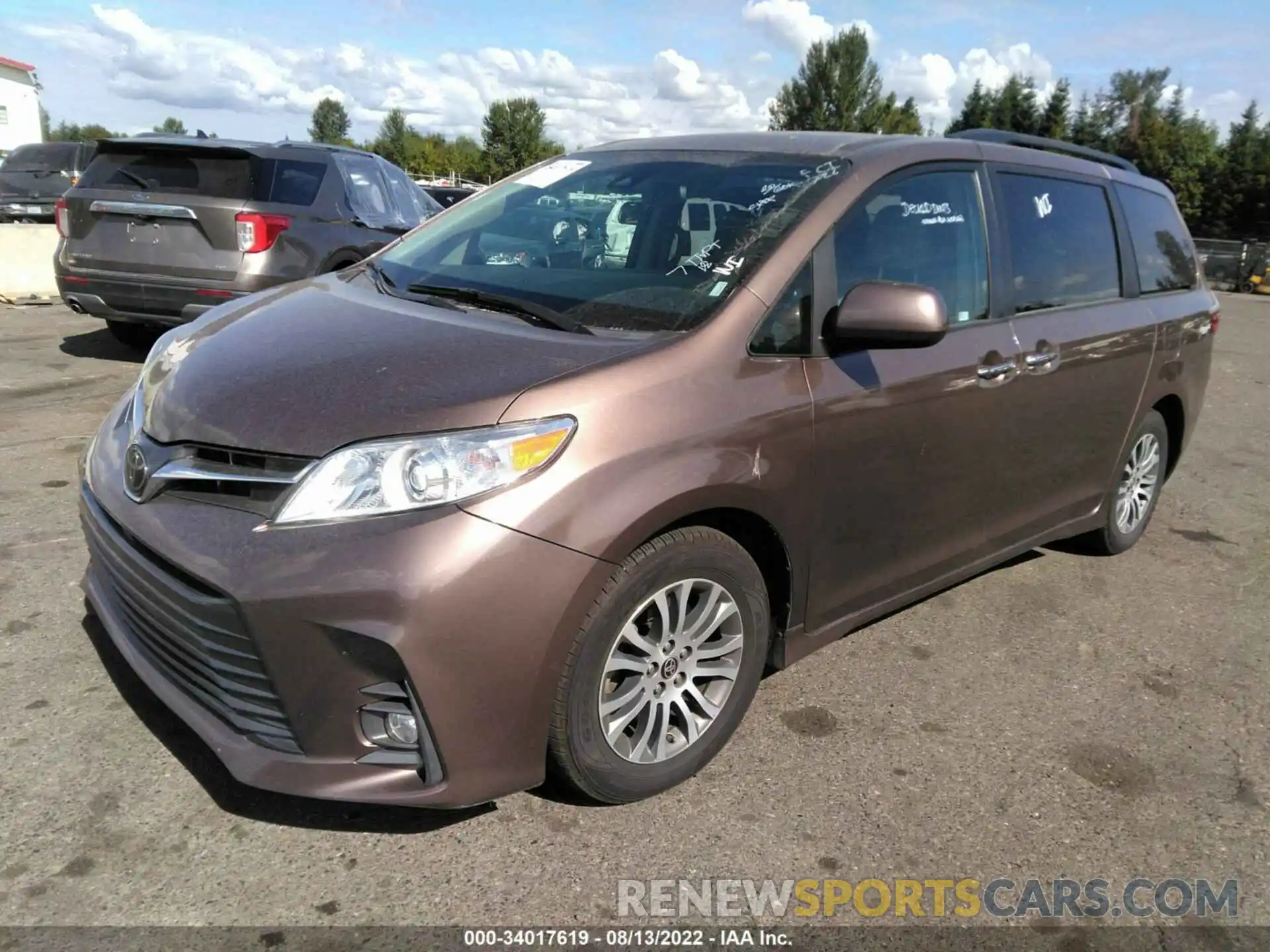 2 Photograph of a damaged car 5TDYZ3DC3LS057518 TOYOTA SIENNA 2020