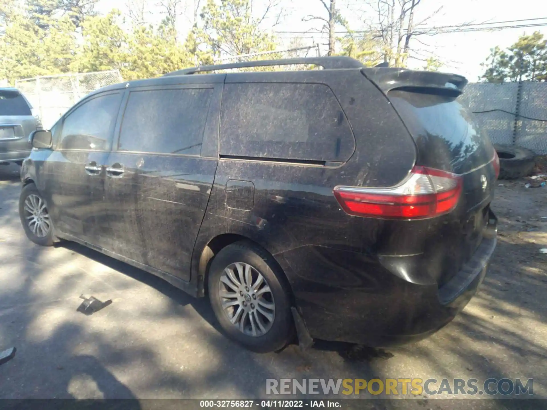 3 Photograph of a damaged car 5TDYZ3DC3LS059303 TOYOTA SIENNA 2020