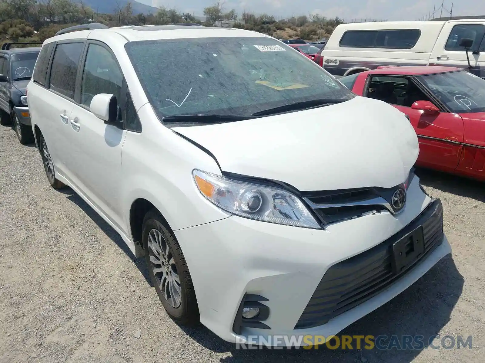 1 Photograph of a damaged car 5TDYZ3DC3LS060676 TOYOTA SIENNA 2020