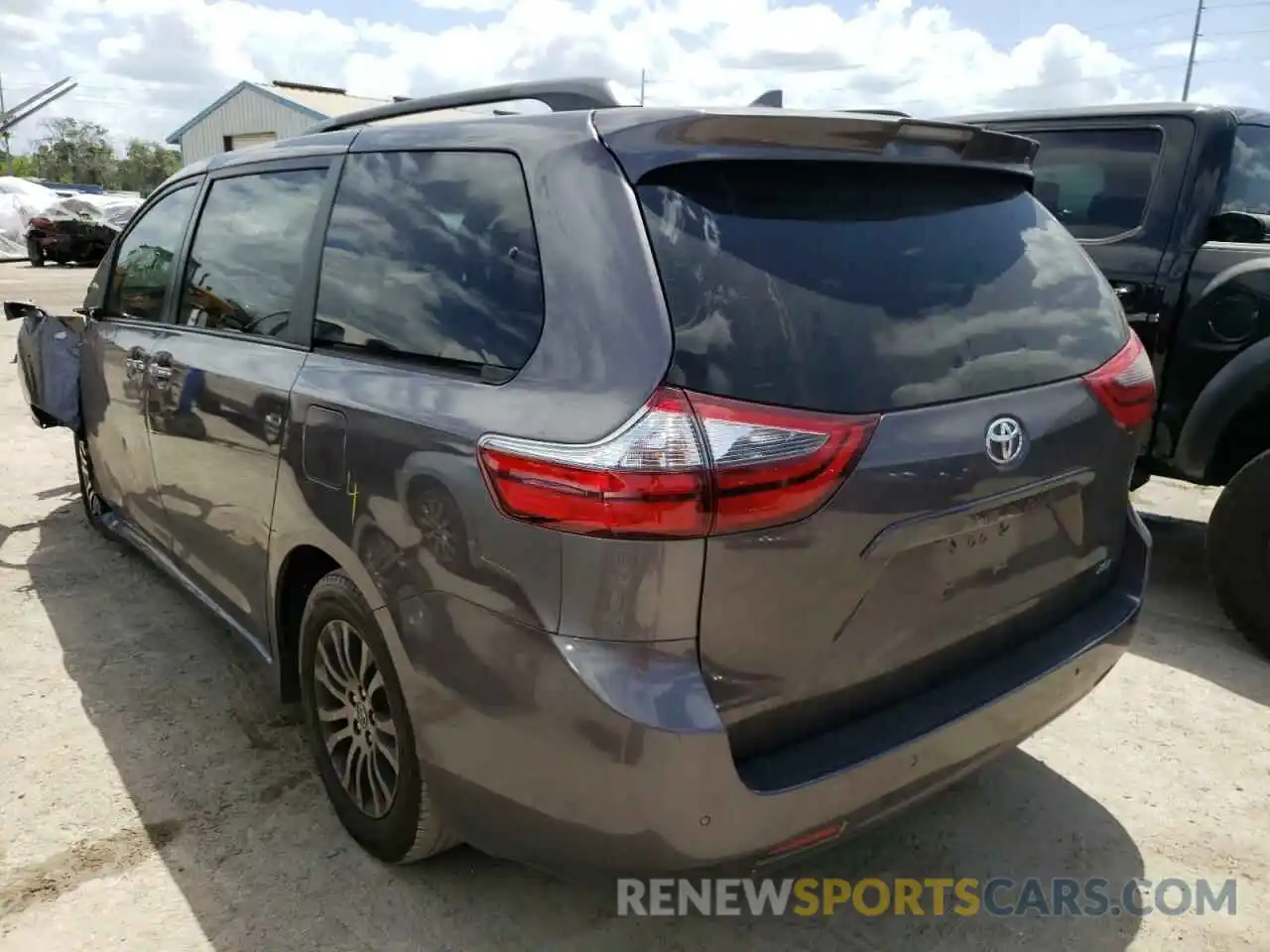 3 Photograph of a damaged car 5TDYZ3DC3LS069409 TOYOTA SIENNA 2020