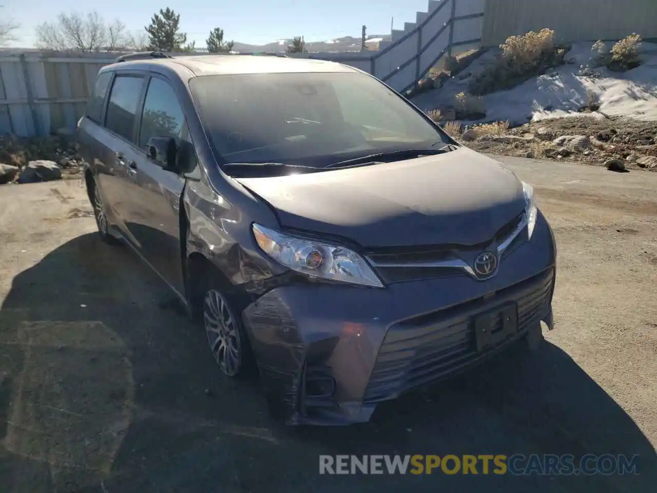 1 Photograph of a damaged car 5TDYZ3DC3LS069961 TOYOTA SIENNA 2020