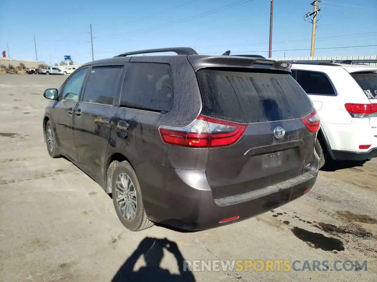 3 Photograph of a damaged car 5TDYZ3DC3LS069961 TOYOTA SIENNA 2020