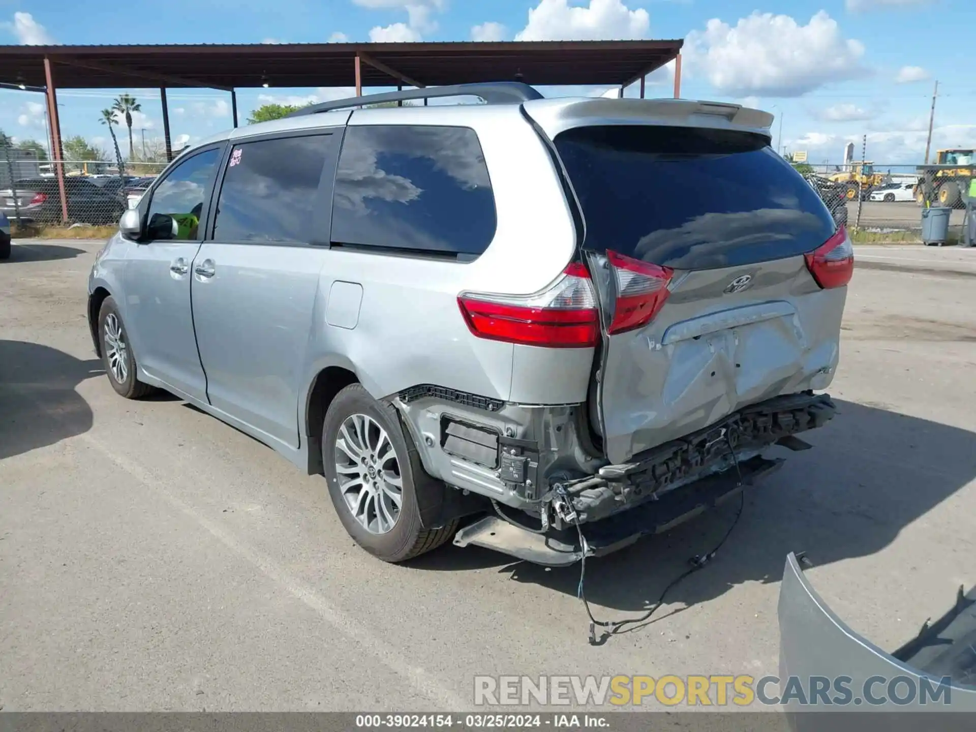 3 Фотография поврежденного автомобиля 5TDYZ3DC3LS087733 TOYOTA SIENNA 2020