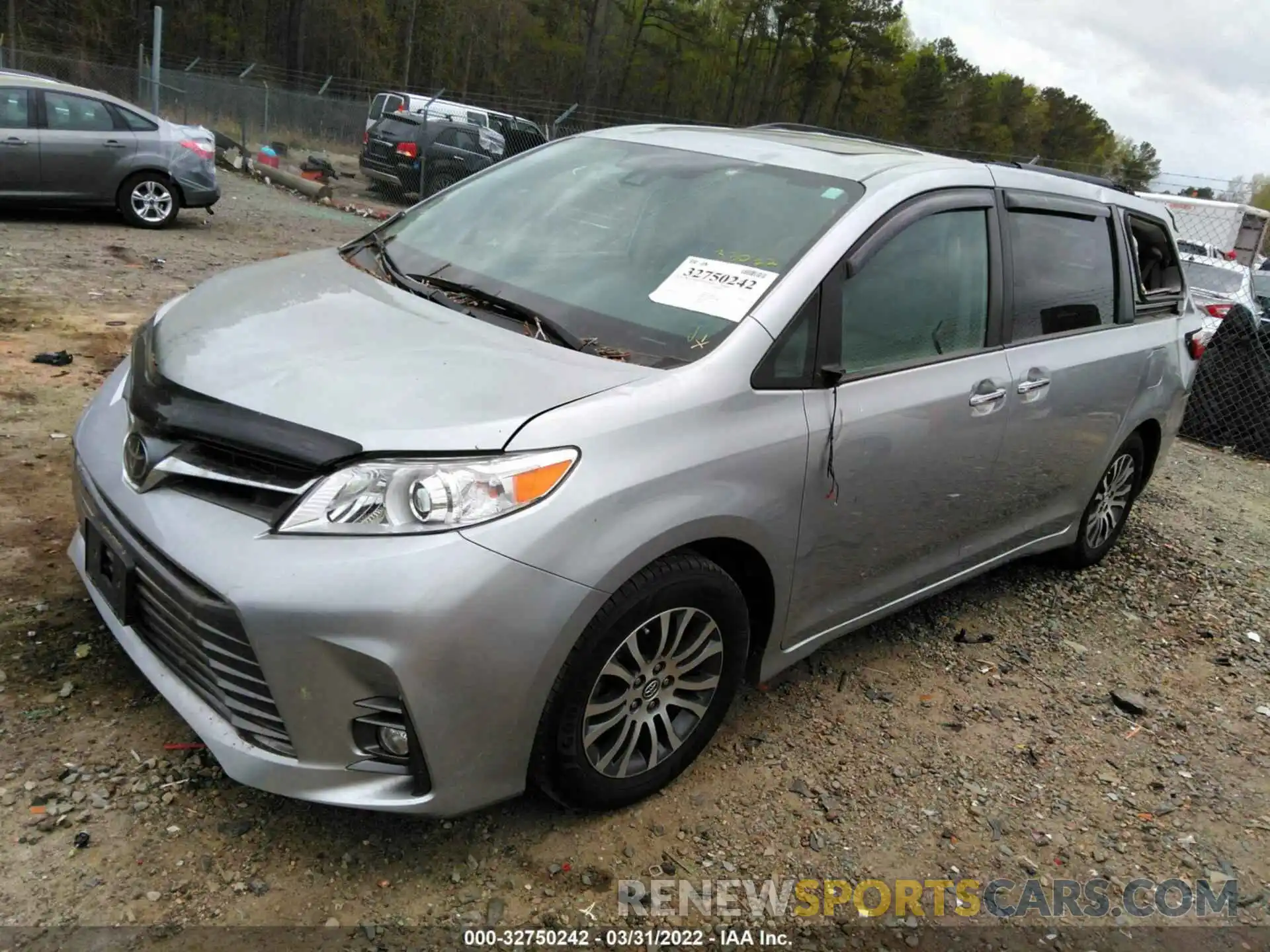 2 Photograph of a damaged car 5TDYZ3DC4LS027363 TOYOTA SIENNA 2020