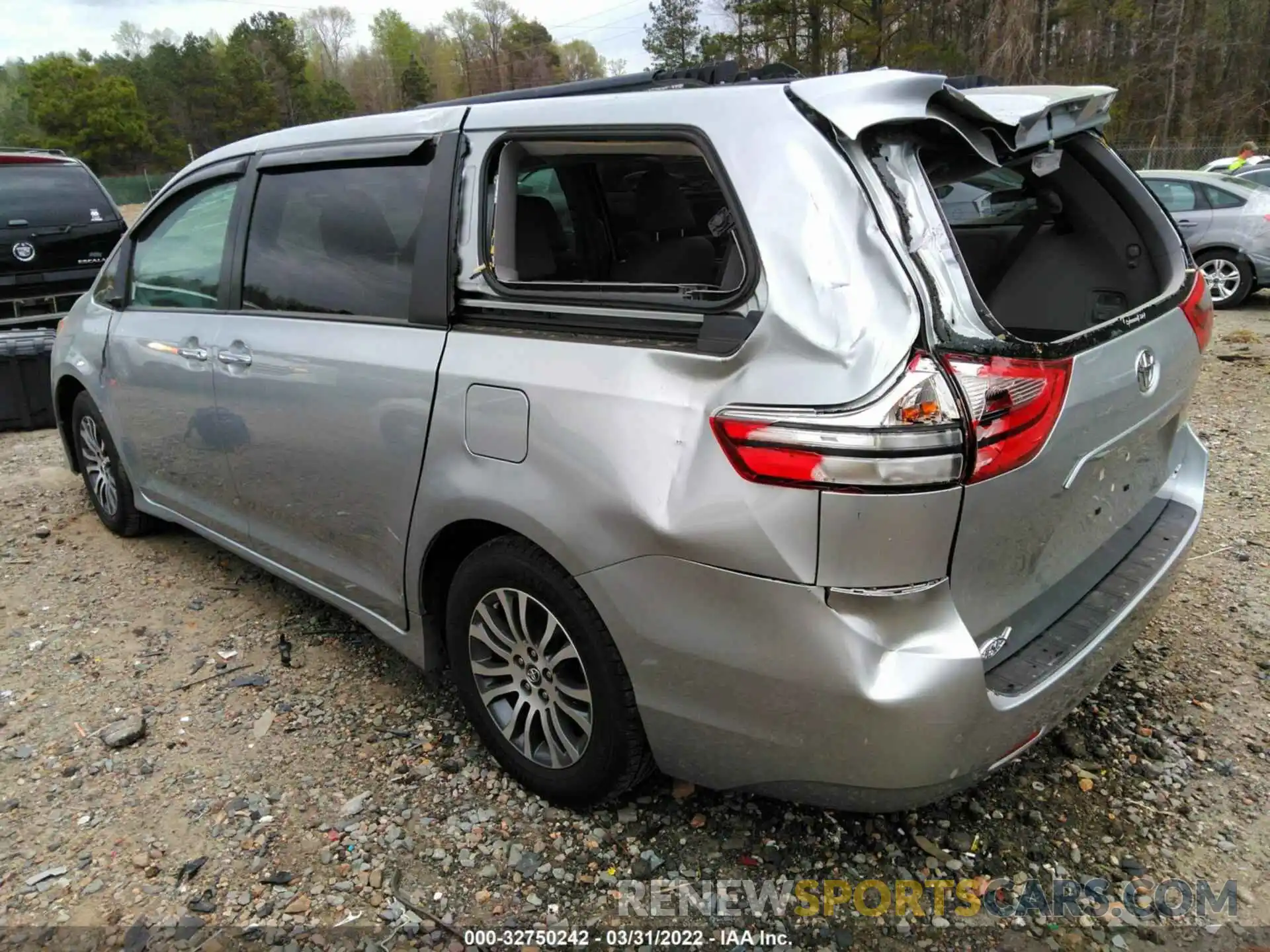 3 Фотография поврежденного автомобиля 5TDYZ3DC4LS027363 TOYOTA SIENNA 2020