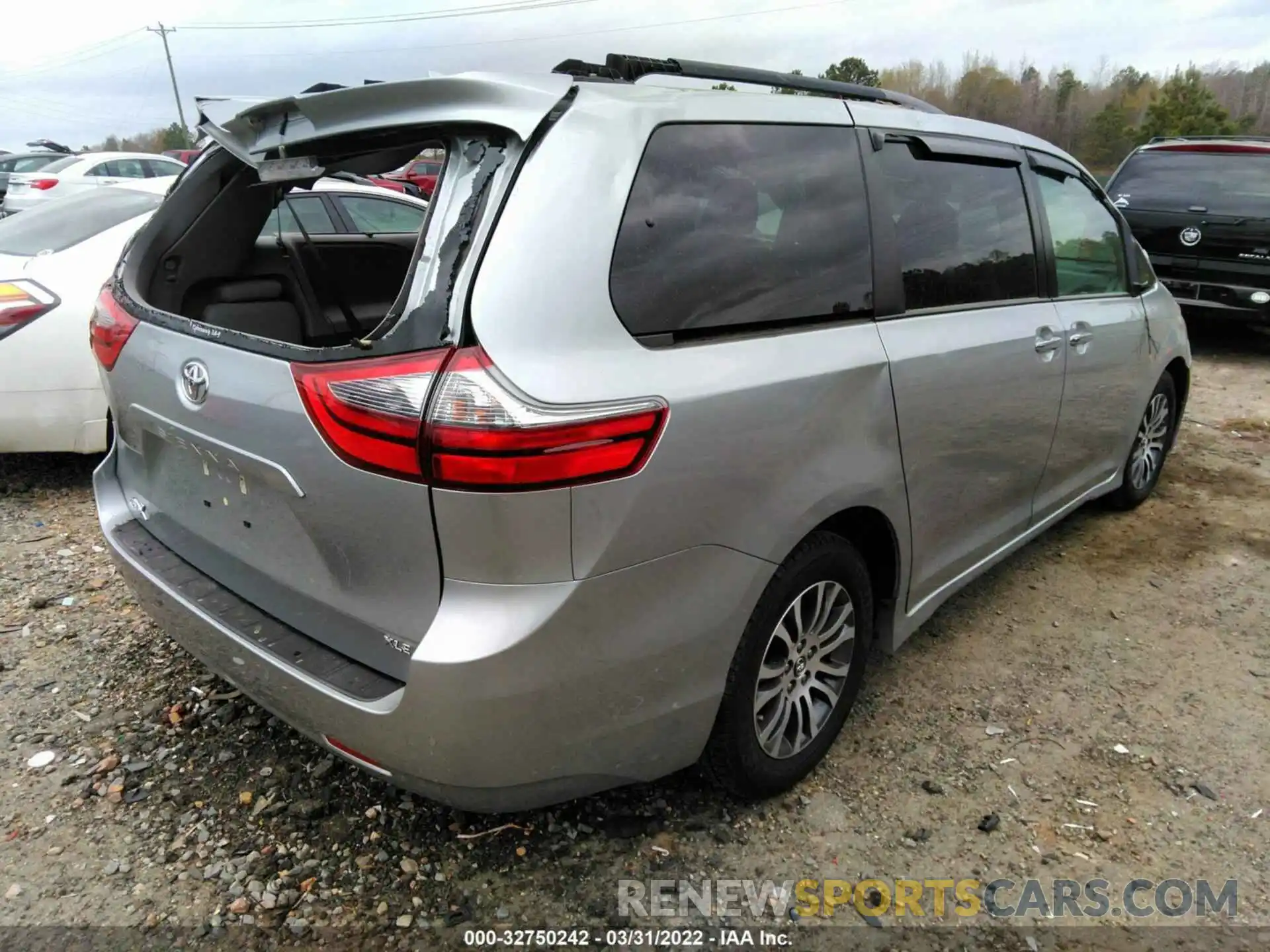 4 Фотография поврежденного автомобиля 5TDYZ3DC4LS027363 TOYOTA SIENNA 2020