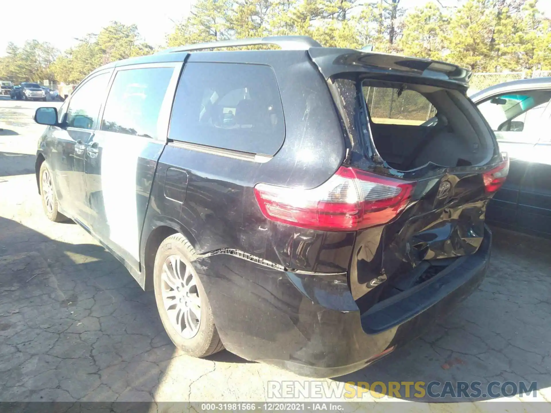 3 Photograph of a damaged car 5TDYZ3DC4LS032434 TOYOTA SIENNA 2020