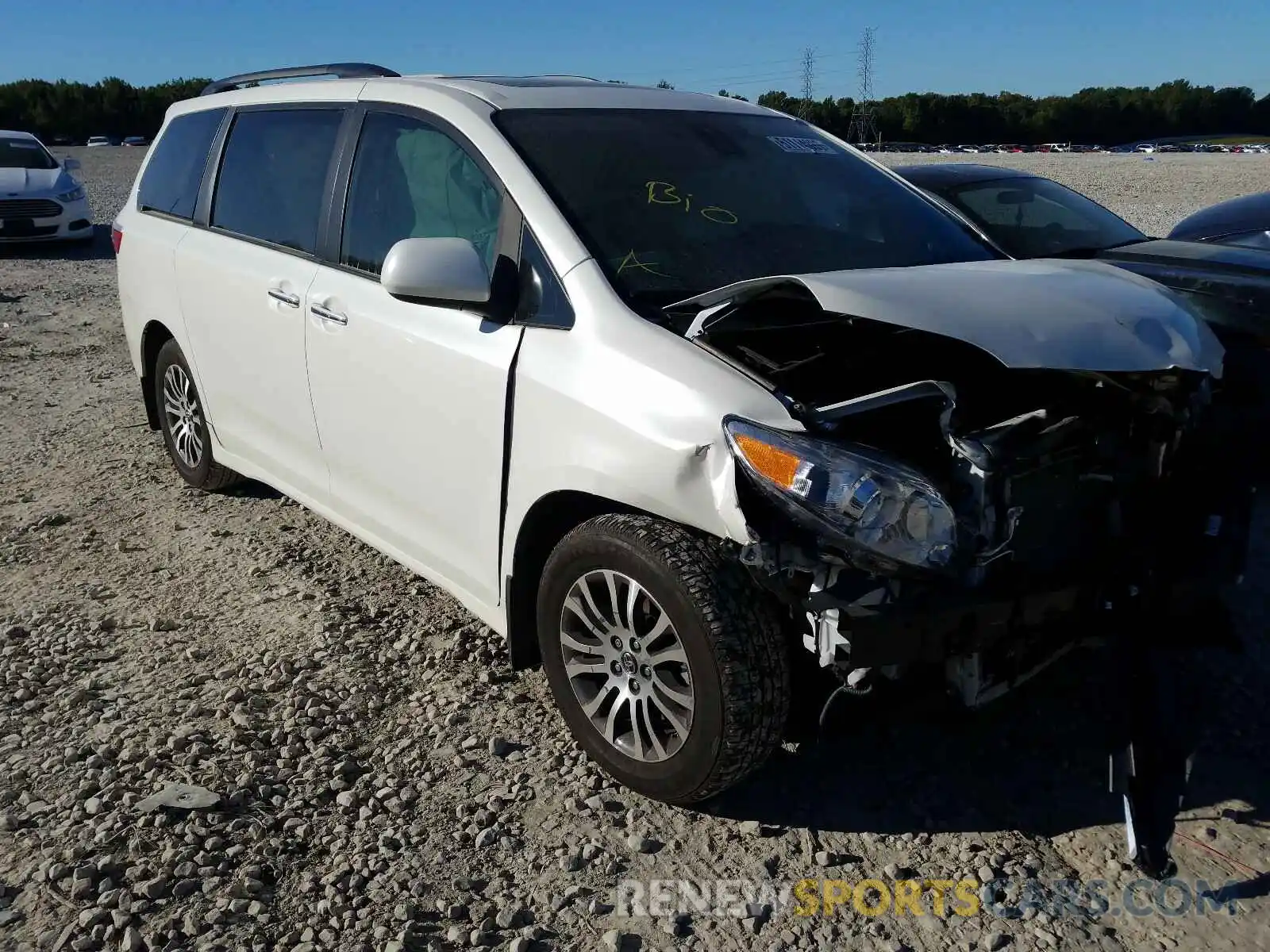 1 Photograph of a damaged car 5TDYZ3DC4LS034555 TOYOTA SIENNA 2020