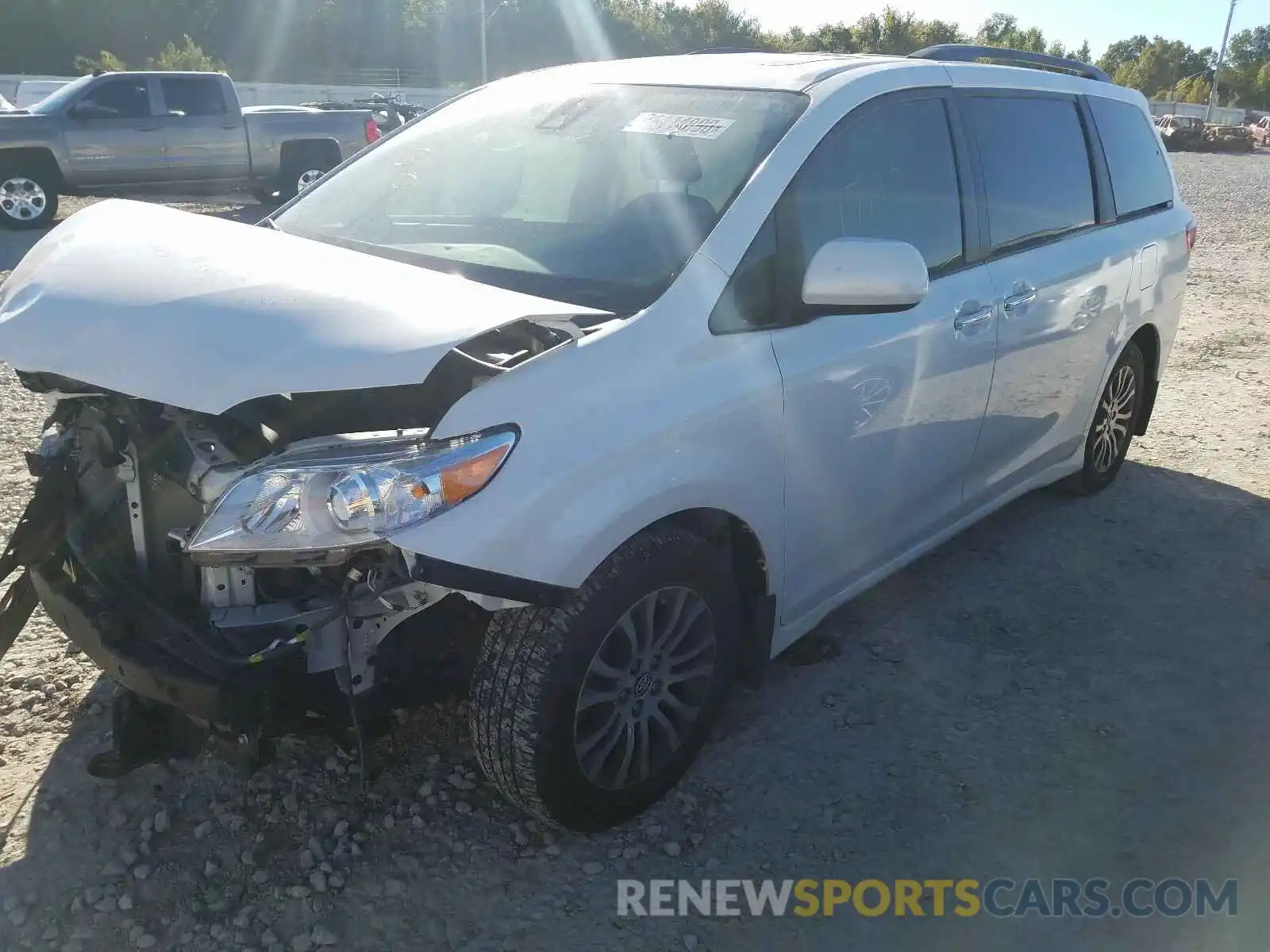 2 Photograph of a damaged car 5TDYZ3DC4LS034555 TOYOTA SIENNA 2020