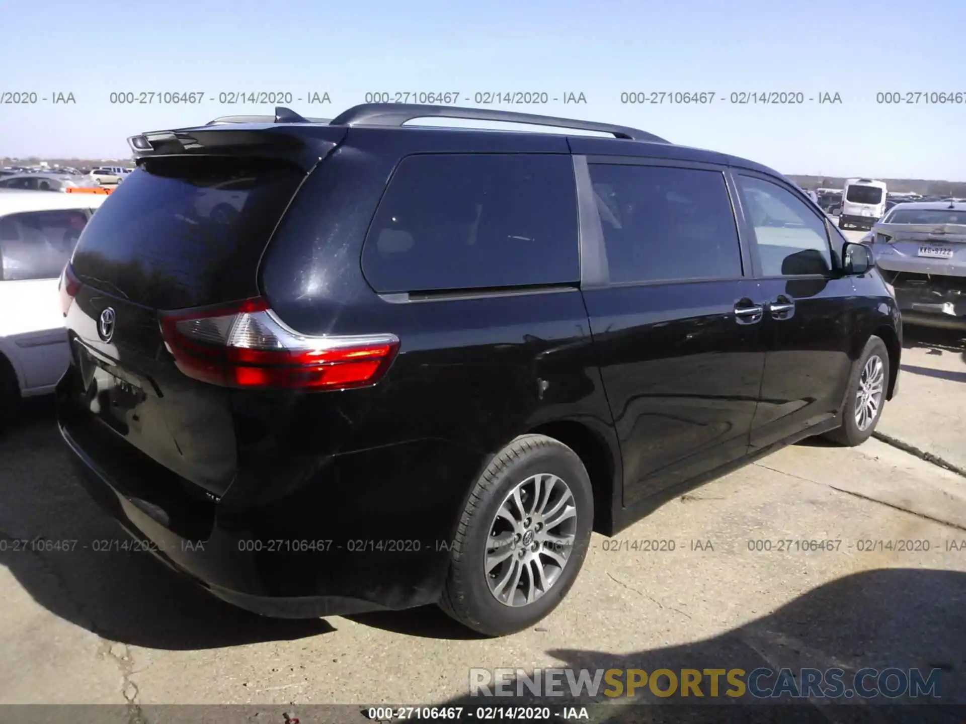 4 Photograph of a damaged car 5TDYZ3DC4LS038444 TOYOTA SIENNA 2020