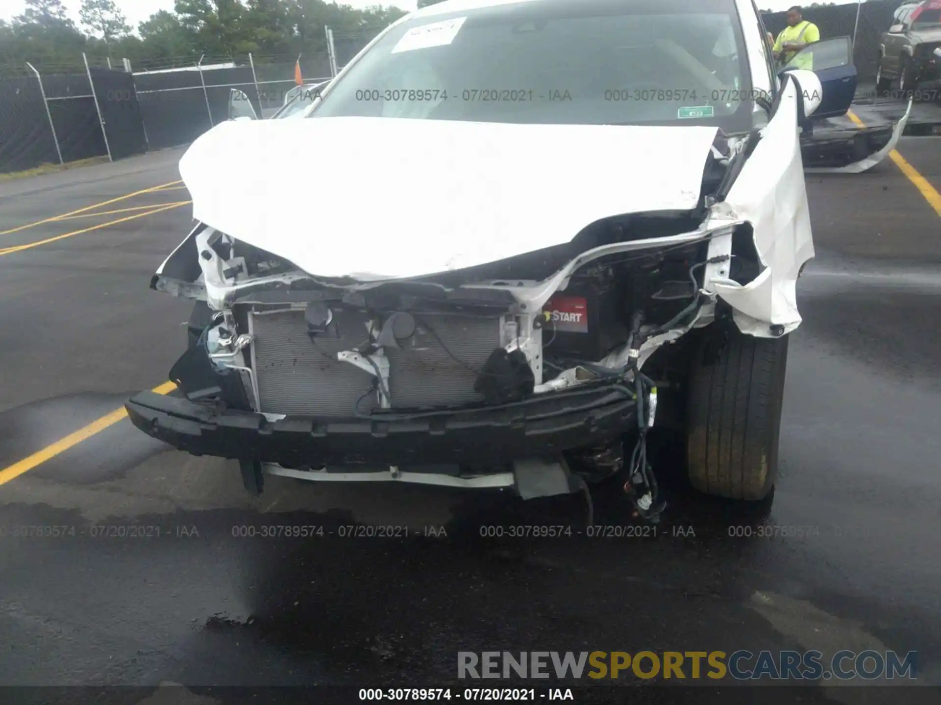 6 Photograph of a damaged car 5TDYZ3DC4LS042543 TOYOTA SIENNA 2020