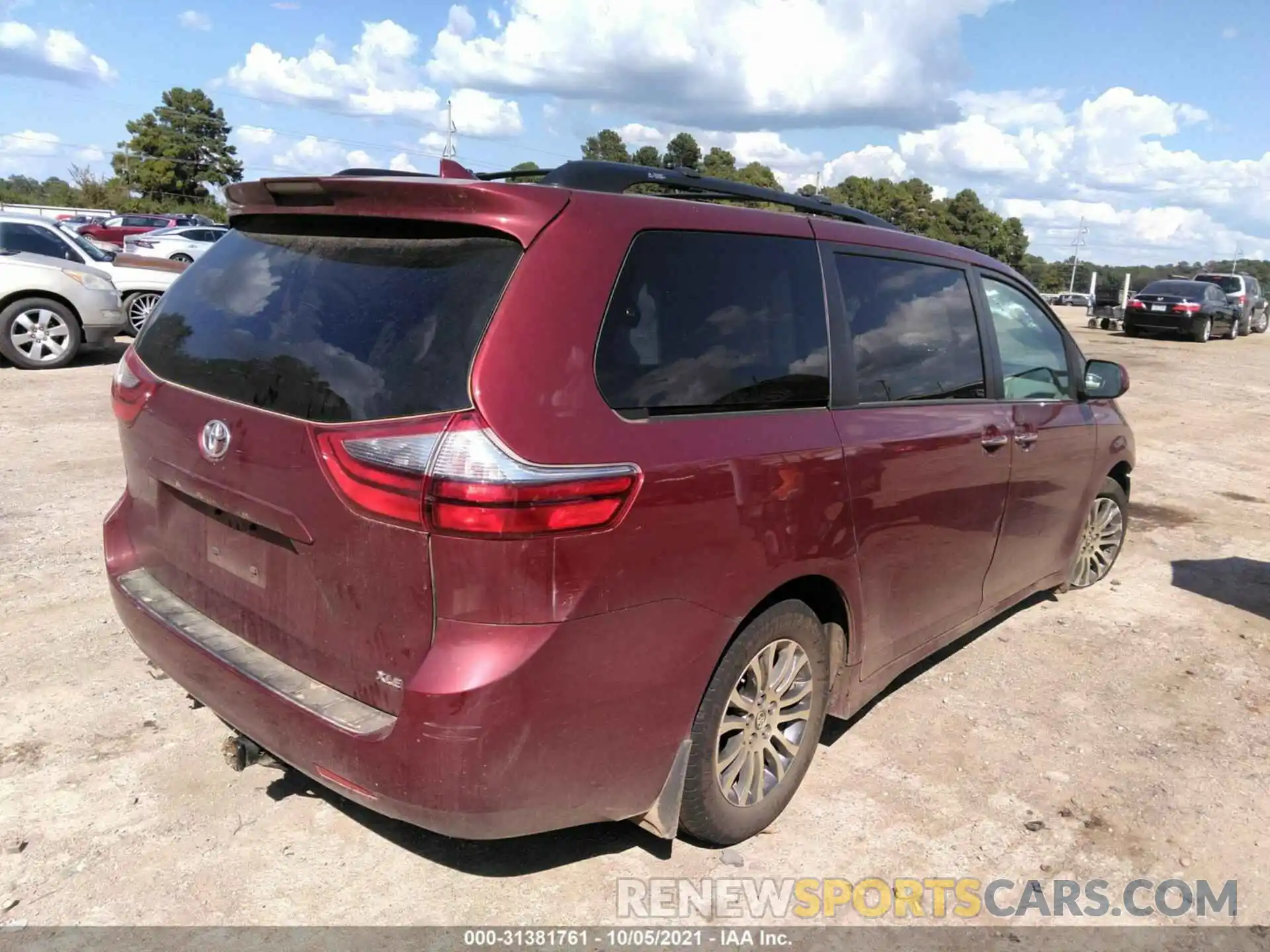 4 Photograph of a damaged car 5TDYZ3DC4LS049752 TOYOTA SIENNA 2020