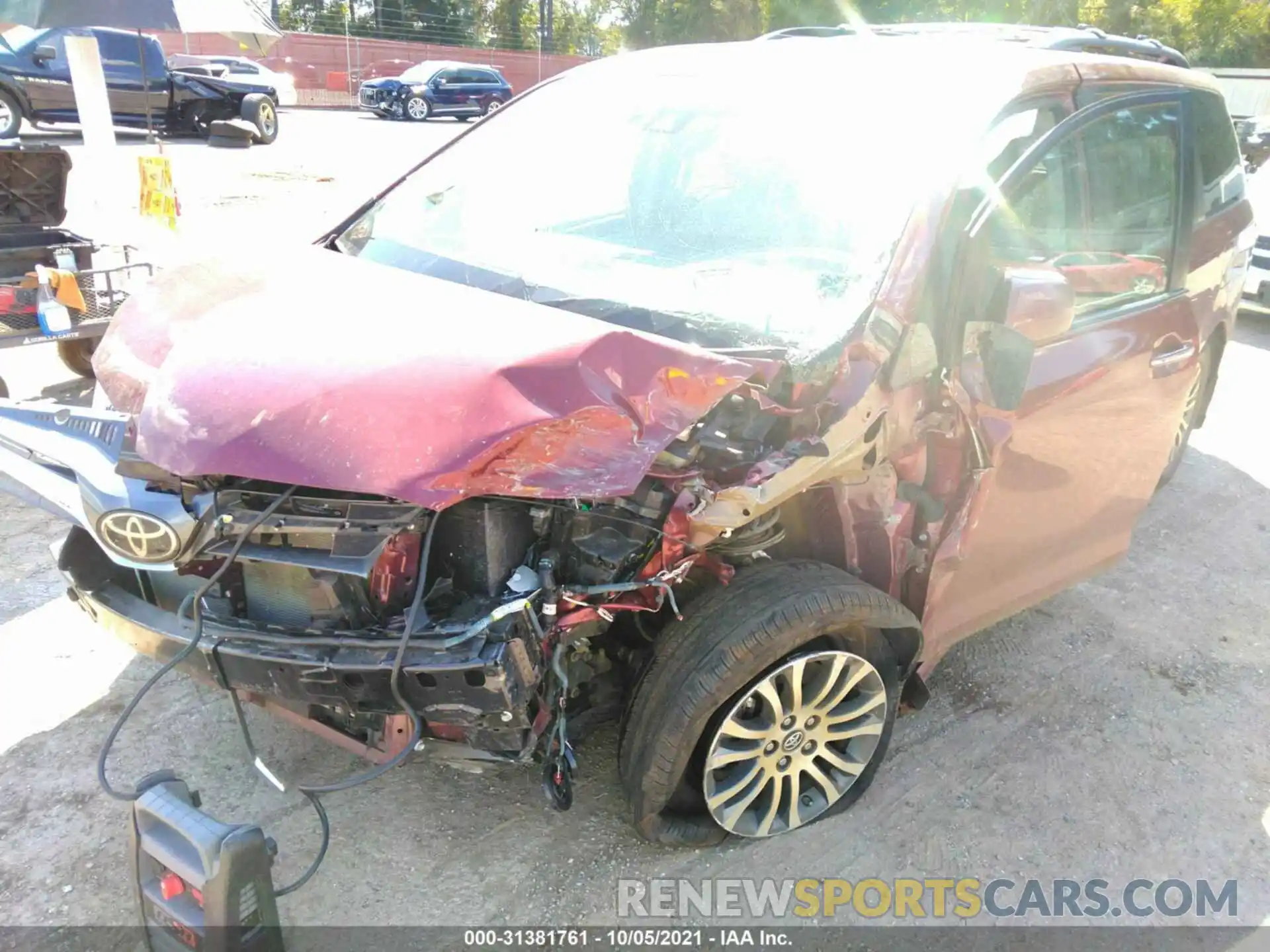 6 Photograph of a damaged car 5TDYZ3DC4LS049752 TOYOTA SIENNA 2020