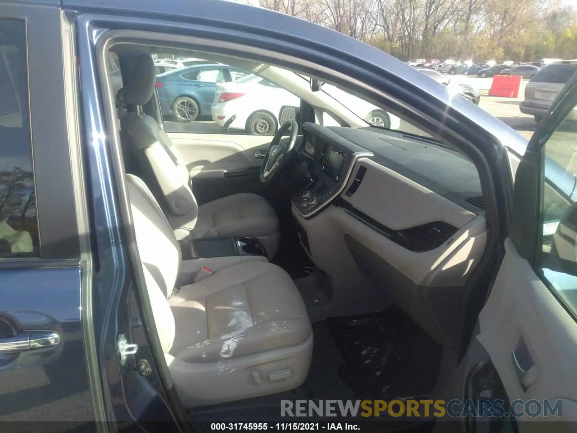 5 Photograph of a damaged car 5TDYZ3DC4LS050013 TOYOTA SIENNA 2020