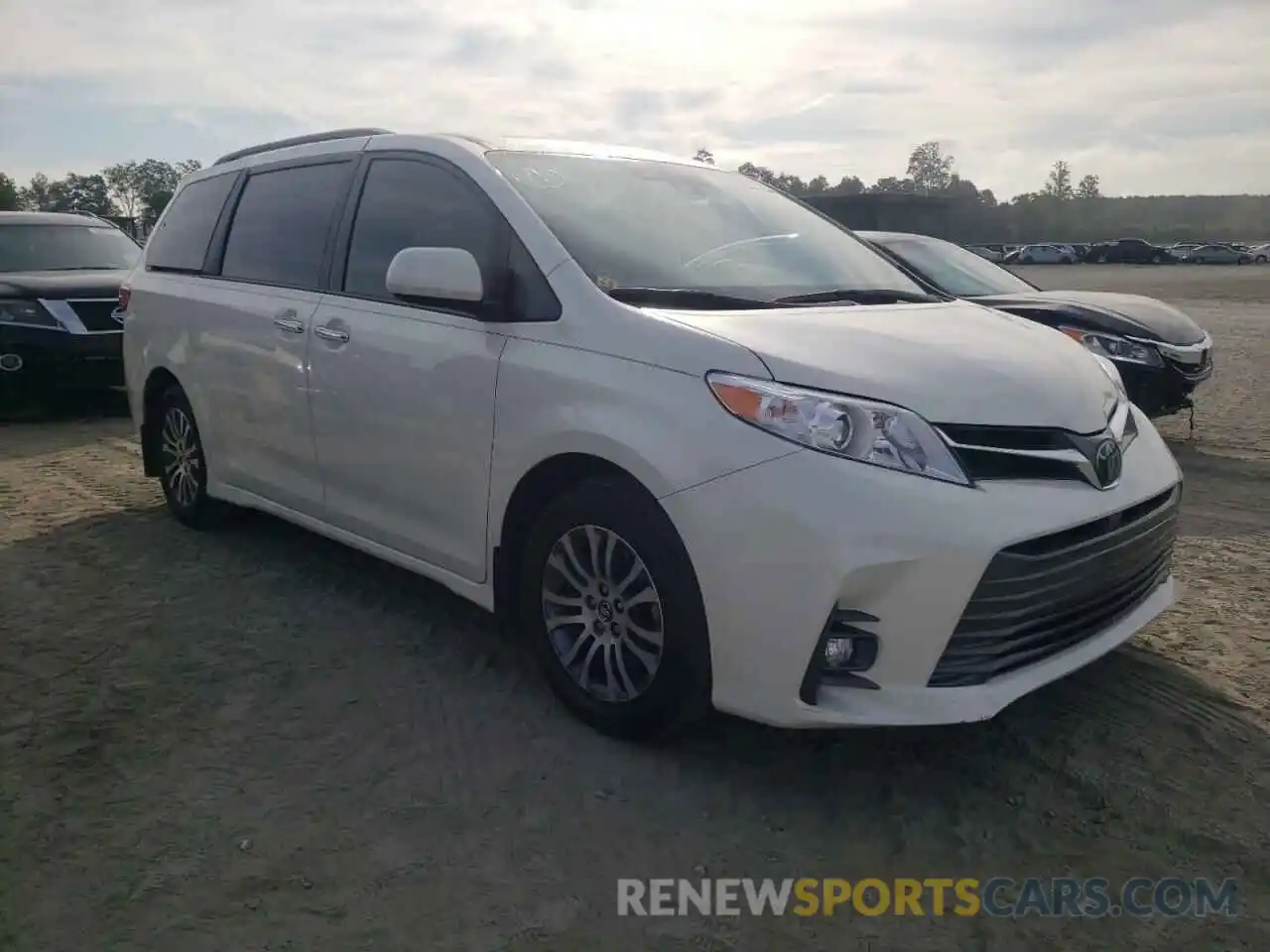 1 Photograph of a damaged car 5TDYZ3DC4LS052733 TOYOTA SIENNA 2020