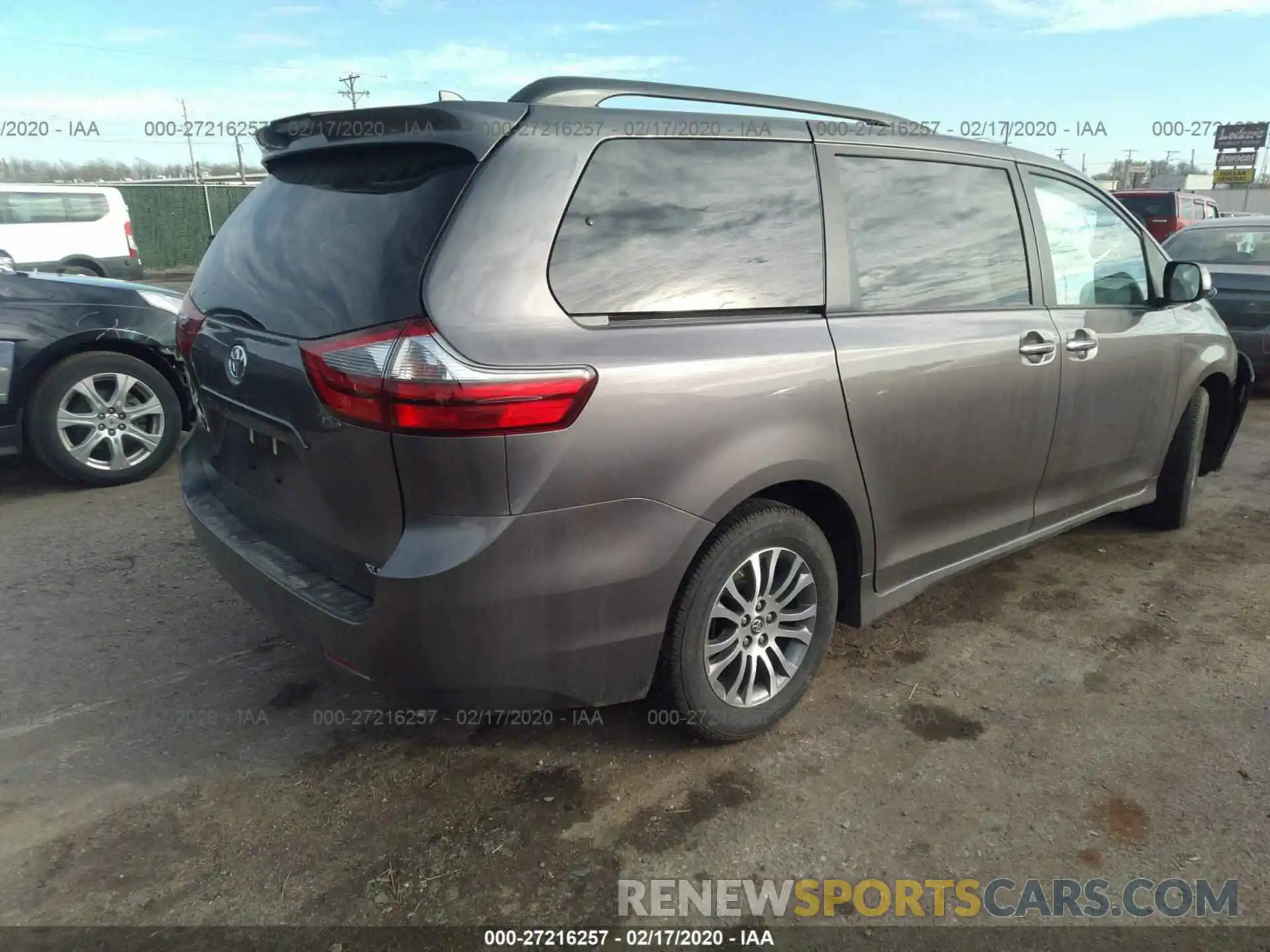 4 Фотография поврежденного автомобиля 5TDYZ3DC4LS056815 TOYOTA SIENNA 2020