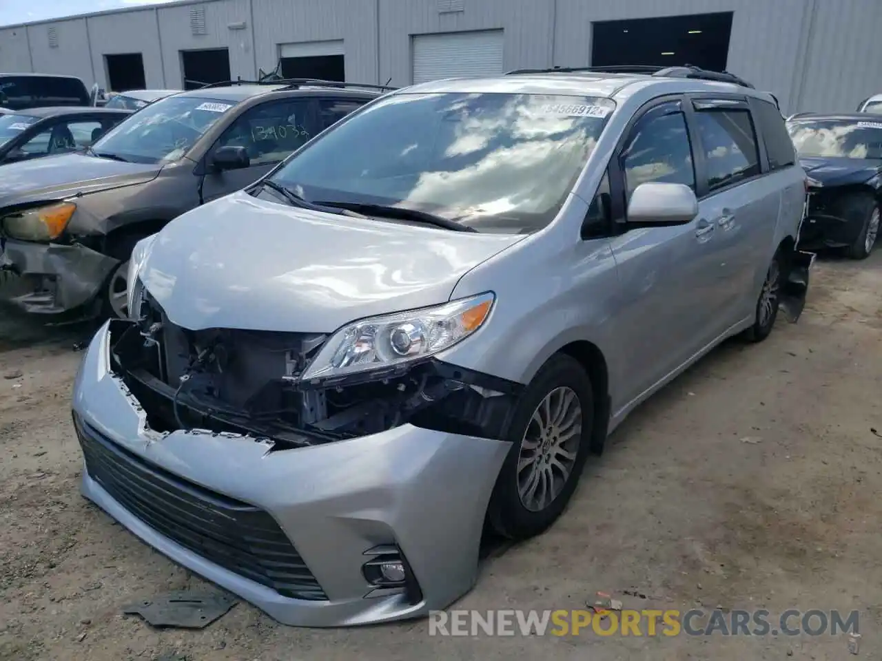 2 Photograph of a damaged car 5TDYZ3DC4LS061920 TOYOTA SIENNA 2020