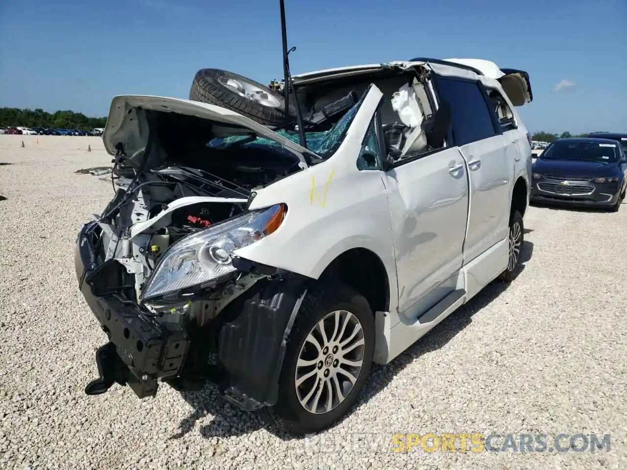 2 Photograph of a damaged car 5TDYZ3DC4LS066261 TOYOTA SIENNA 2020