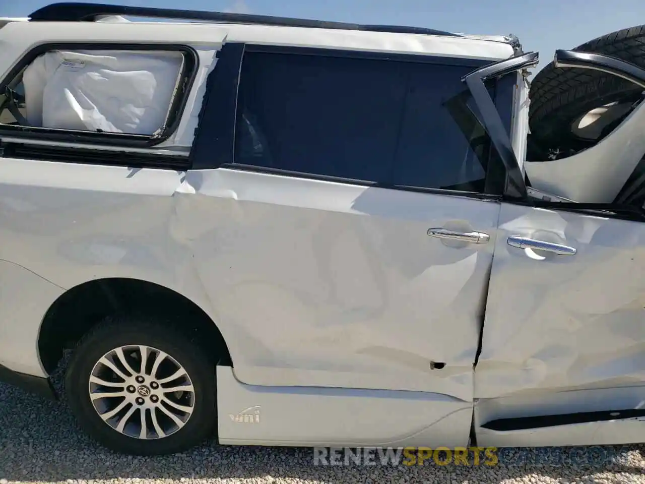 6 Photograph of a damaged car 5TDYZ3DC4LS066261 TOYOTA SIENNA 2020