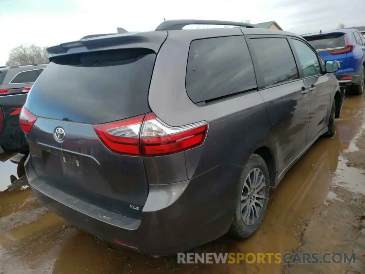 4 Photograph of a damaged car 5TDYZ3DC4LS067250 TOYOTA SIENNA 2020