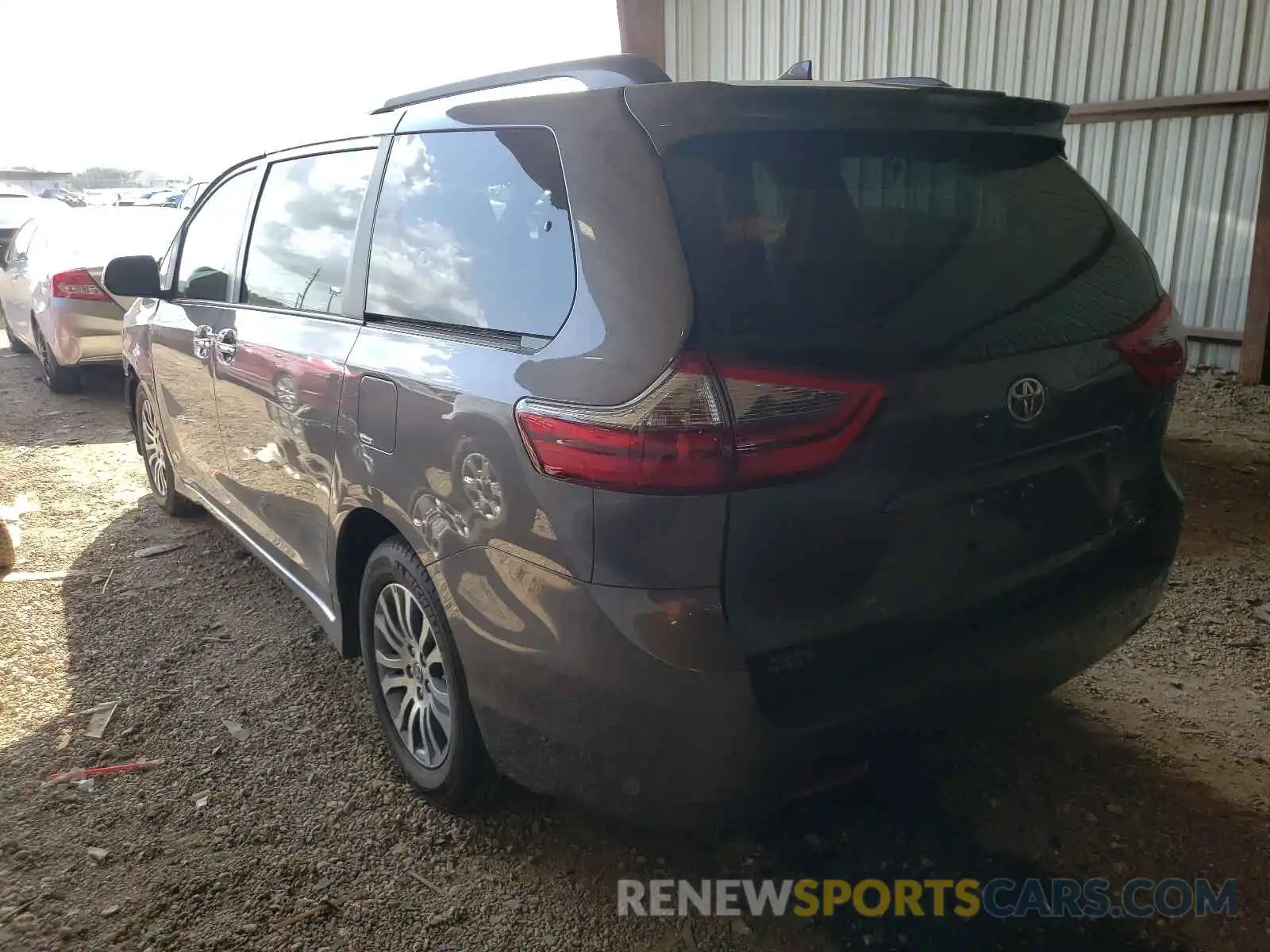 3 Photograph of a damaged car 5TDYZ3DC4LS081004 TOYOTA SIENNA 2020