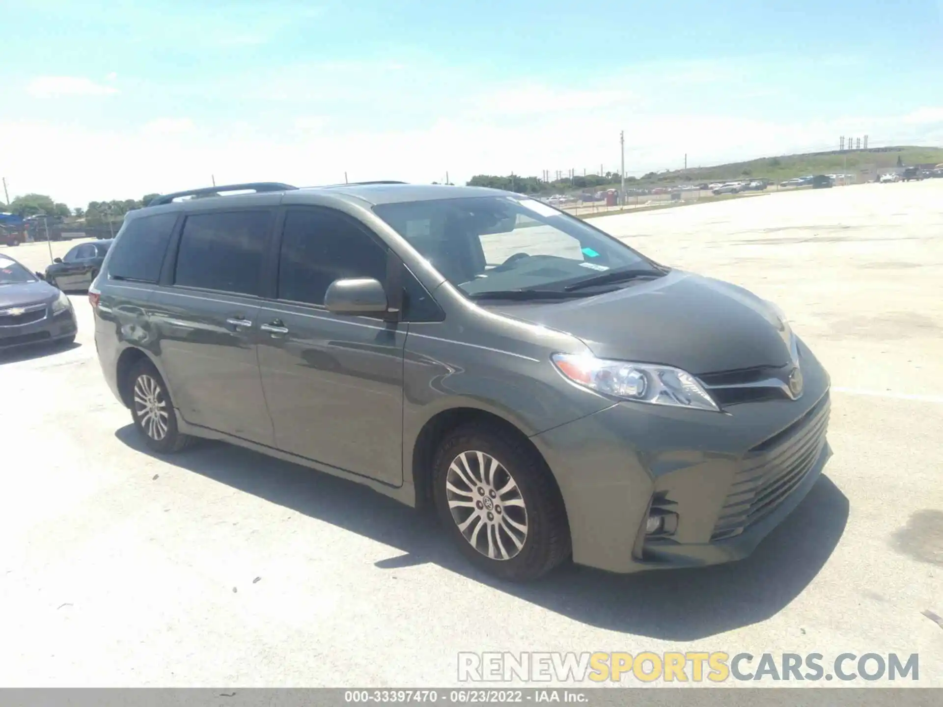 1 Фотография поврежденного автомобиля 5TDYZ3DC4LS083464 TOYOTA SIENNA 2020