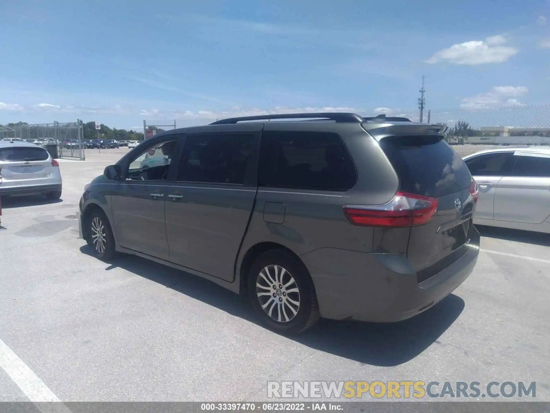 3 Фотография поврежденного автомобиля 5TDYZ3DC4LS083464 TOYOTA SIENNA 2020