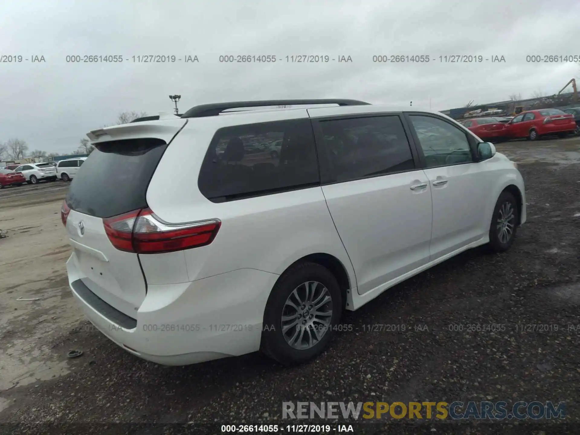 4 Photograph of a damaged car 5TDYZ3DC5LS022138 TOYOTA SIENNA 2020