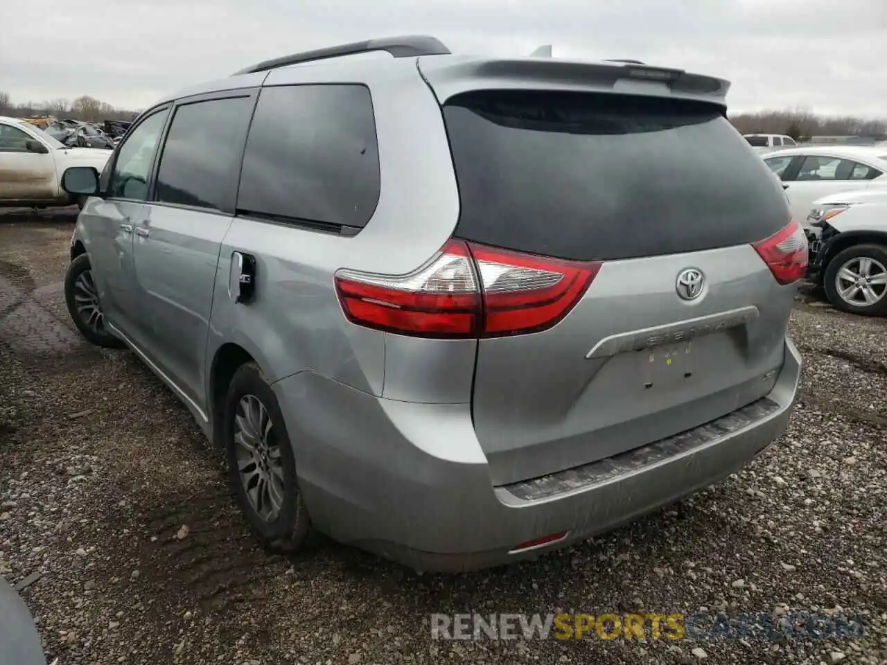 3 Photograph of a damaged car 5TDYZ3DC5LS022432 TOYOTA SIENNA 2020