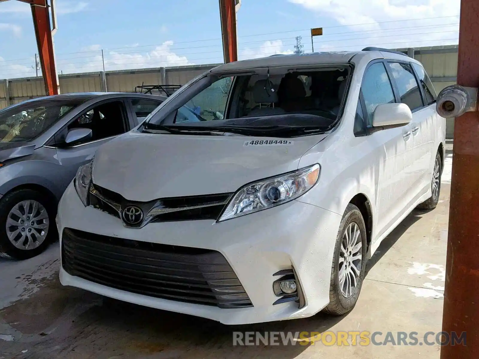 2 Photograph of a damaged car 5TDYZ3DC5LS026464 TOYOTA SIENNA 2020