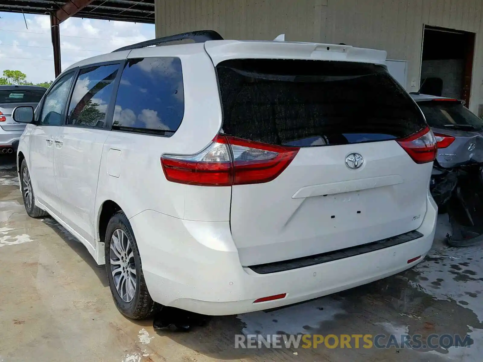 3 Photograph of a damaged car 5TDYZ3DC5LS026464 TOYOTA SIENNA 2020