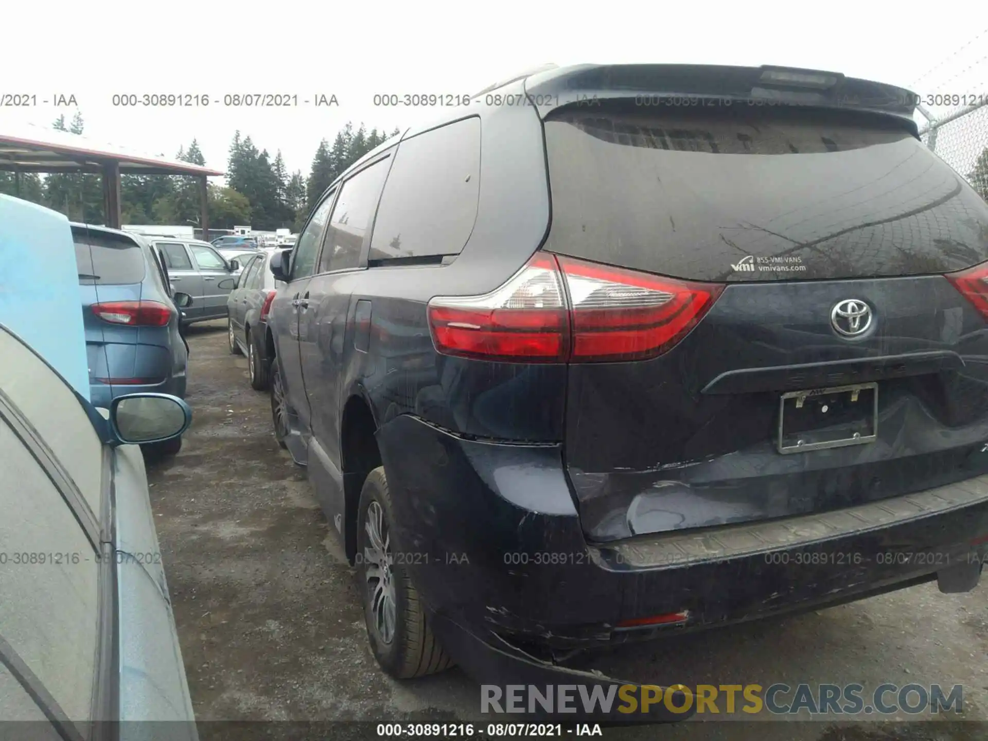 3 Photograph of a damaged car 5TDYZ3DC5LS026898 TOYOTA SIENNA 2020