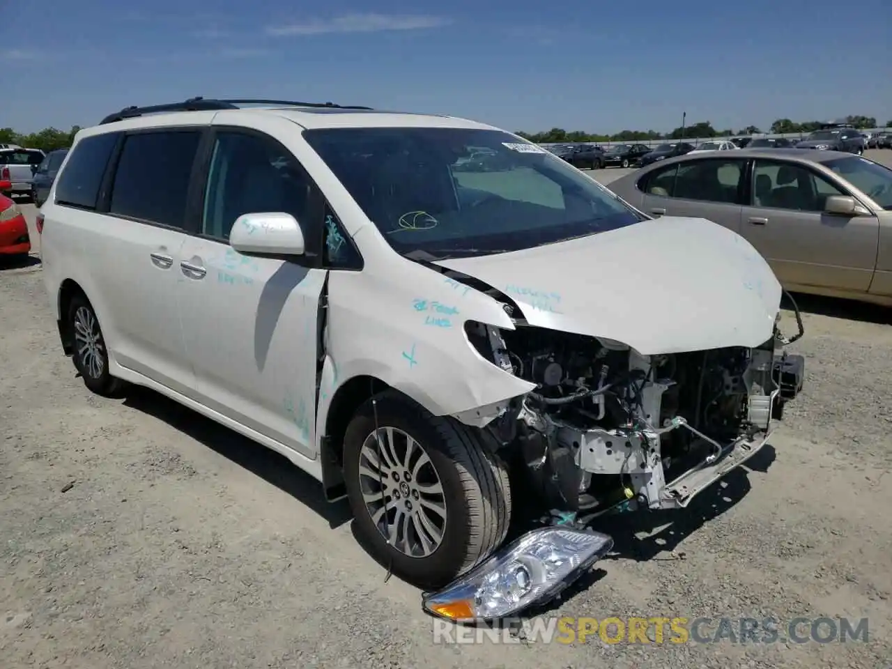 1 Photograph of a damaged car 5TDYZ3DC5LS031423 TOYOTA SIENNA 2020