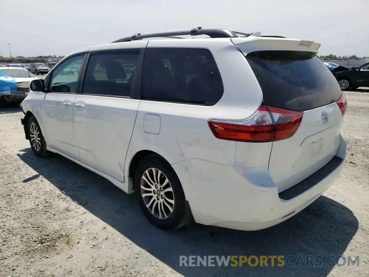 3 Photograph of a damaged car 5TDYZ3DC5LS031423 TOYOTA SIENNA 2020