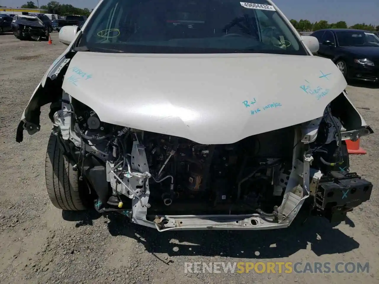 9 Photograph of a damaged car 5TDYZ3DC5LS031423 TOYOTA SIENNA 2020