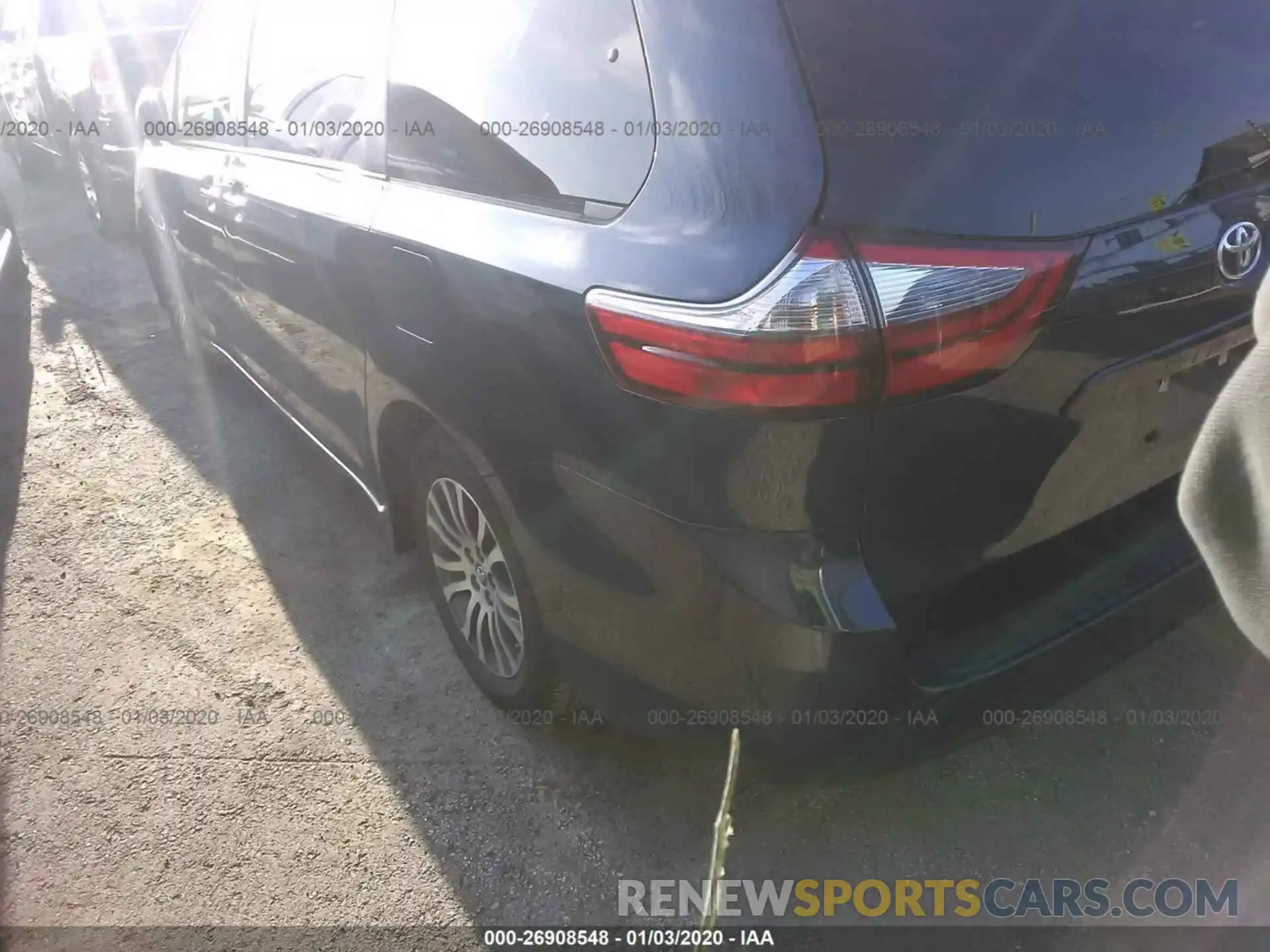 3 Photograph of a damaged car 5TDYZ3DC5LS035620 TOYOTA SIENNA 2020