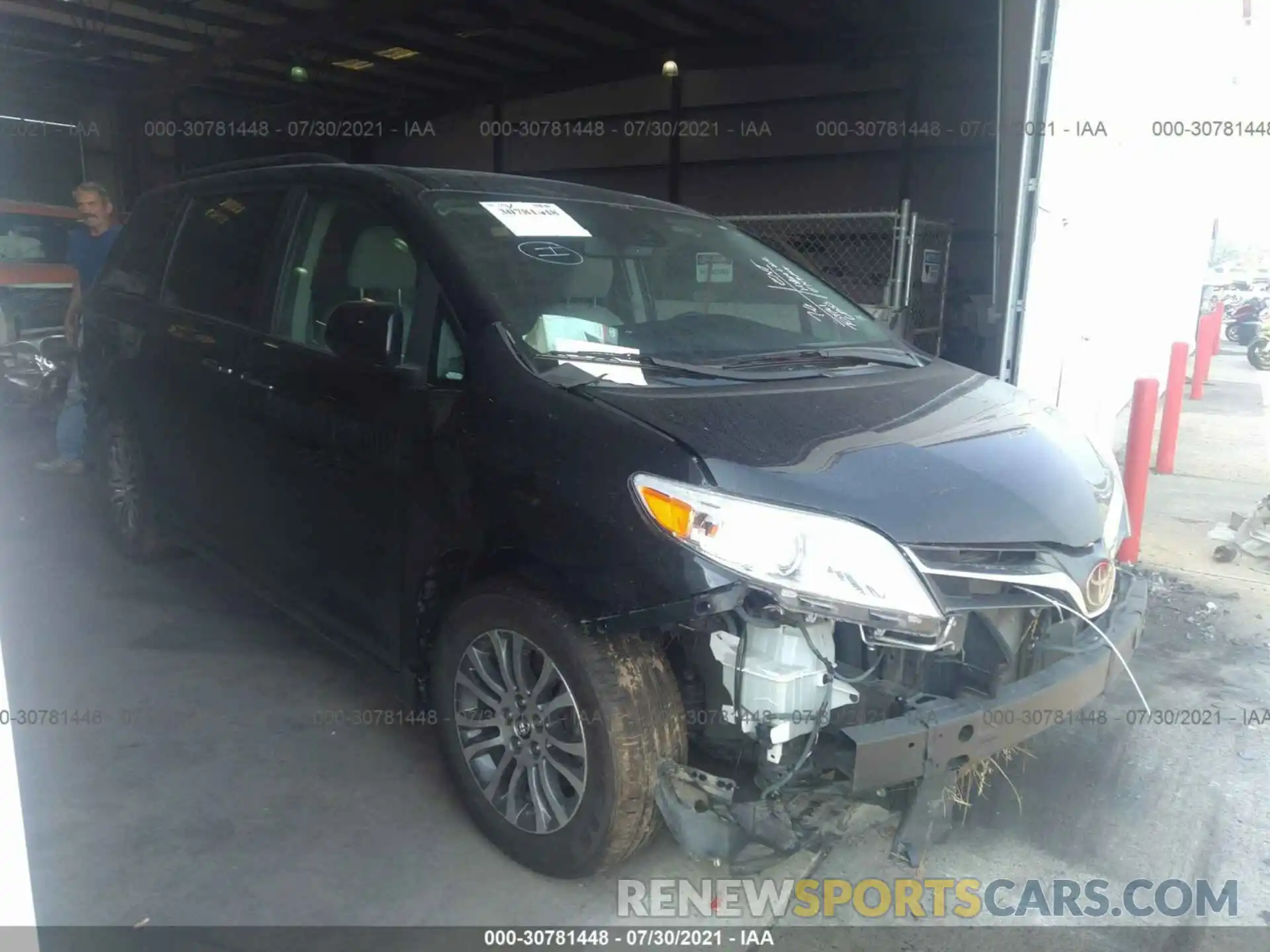 1 Photograph of a damaged car 5TDYZ3DC5LS038291 TOYOTA SIENNA 2020