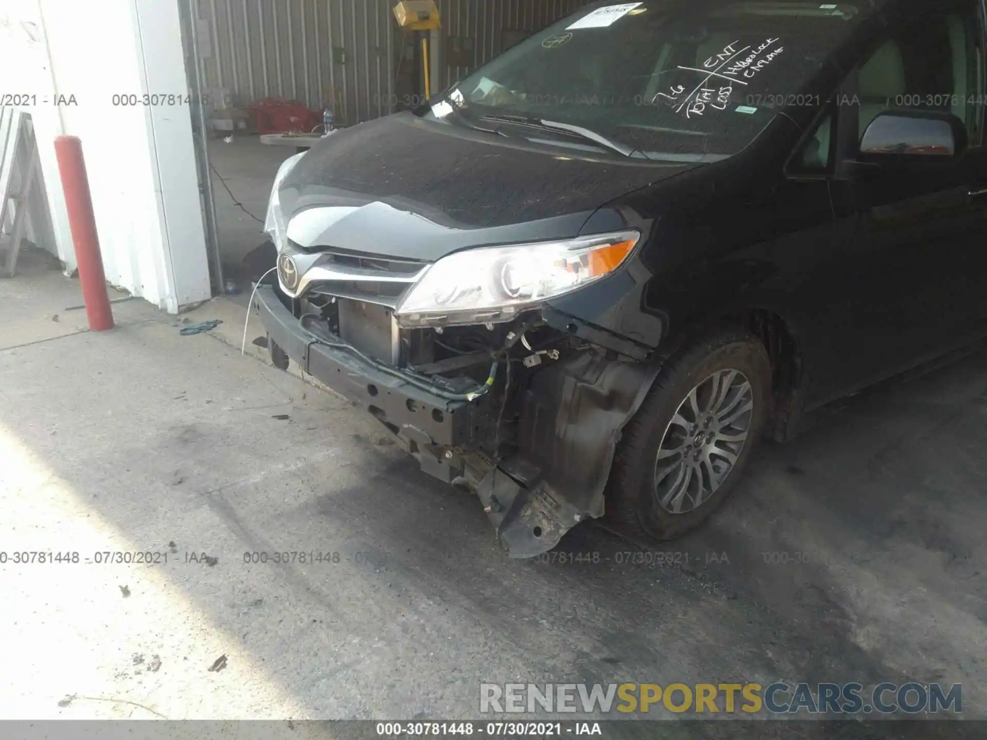 6 Photograph of a damaged car 5TDYZ3DC5LS038291 TOYOTA SIENNA 2020