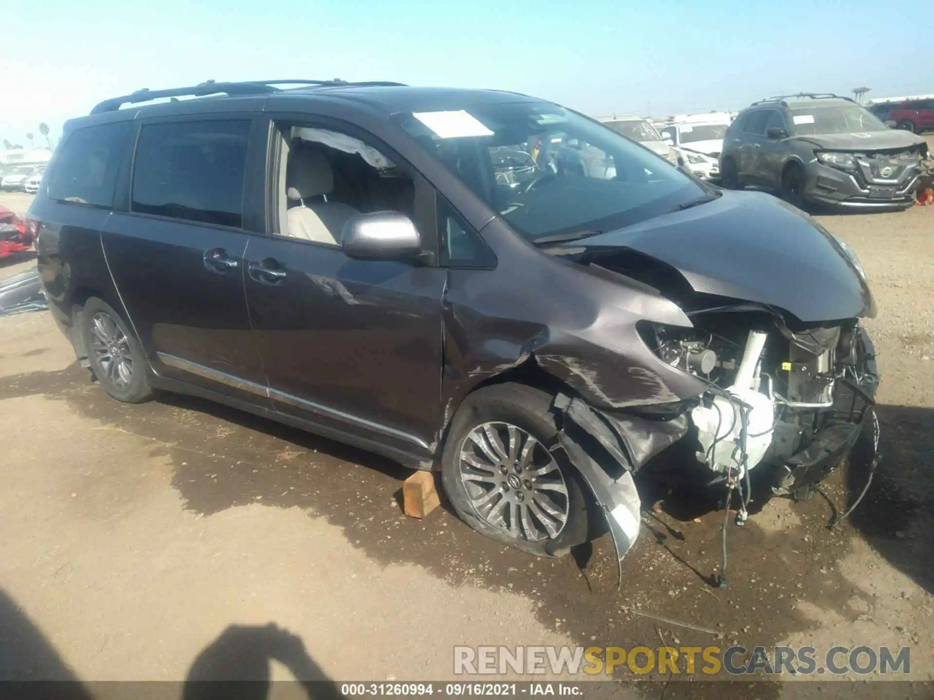 1 Photograph of a damaged car 5TDYZ3DC5LS039795 TOYOTA SIENNA 2020