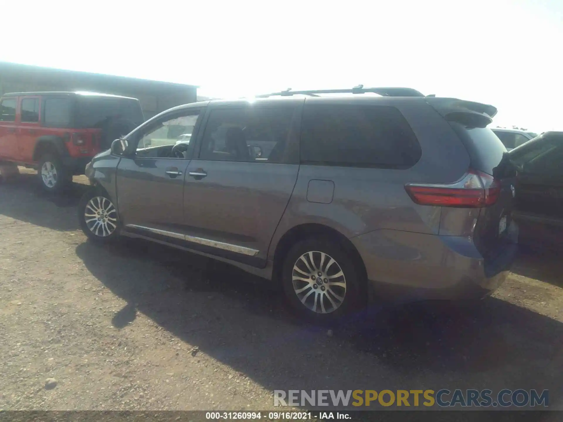 3 Photograph of a damaged car 5TDYZ3DC5LS039795 TOYOTA SIENNA 2020