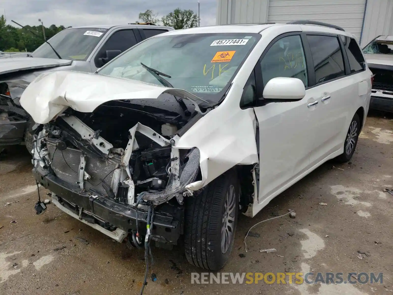 2 Photograph of a damaged car 5TDYZ3DC5LS043443 TOYOTA SIENNA 2020